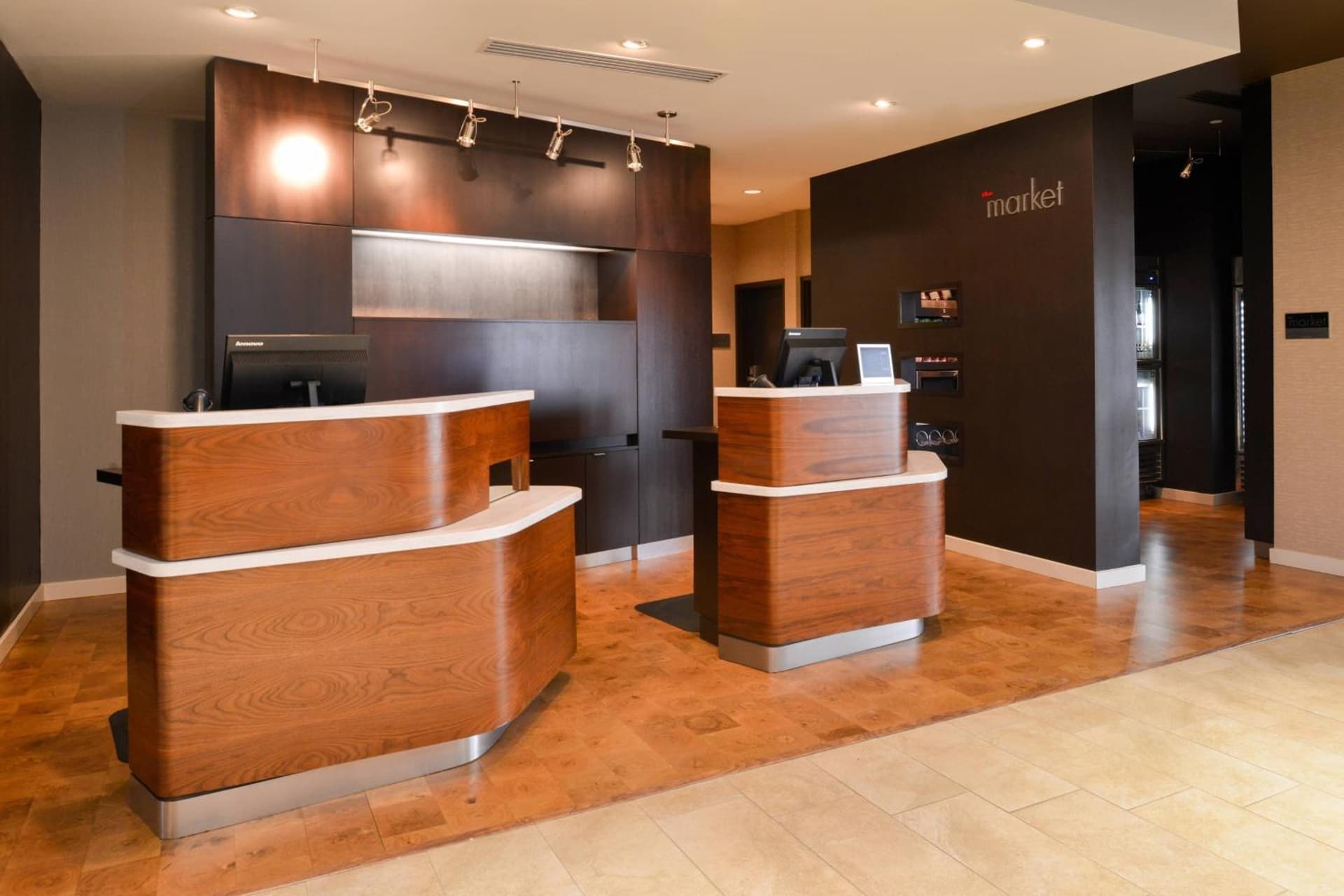 Courtyard by Marriott Toledo North interior in Toledo, OH — gallery photo 2