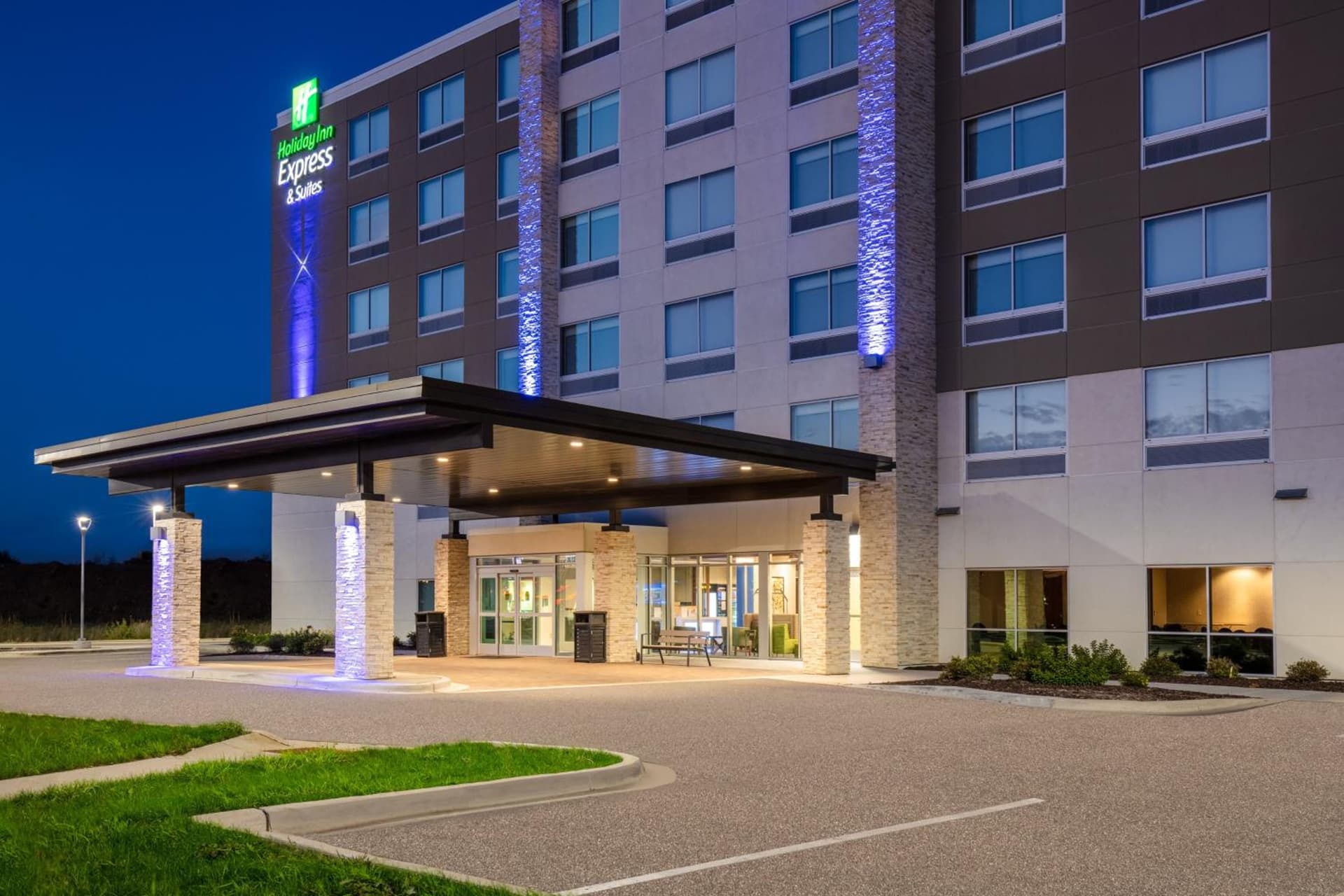 Holiday Inn Express & Suites - Beloit by IHG gallery photo in Beloit, WI — image 9