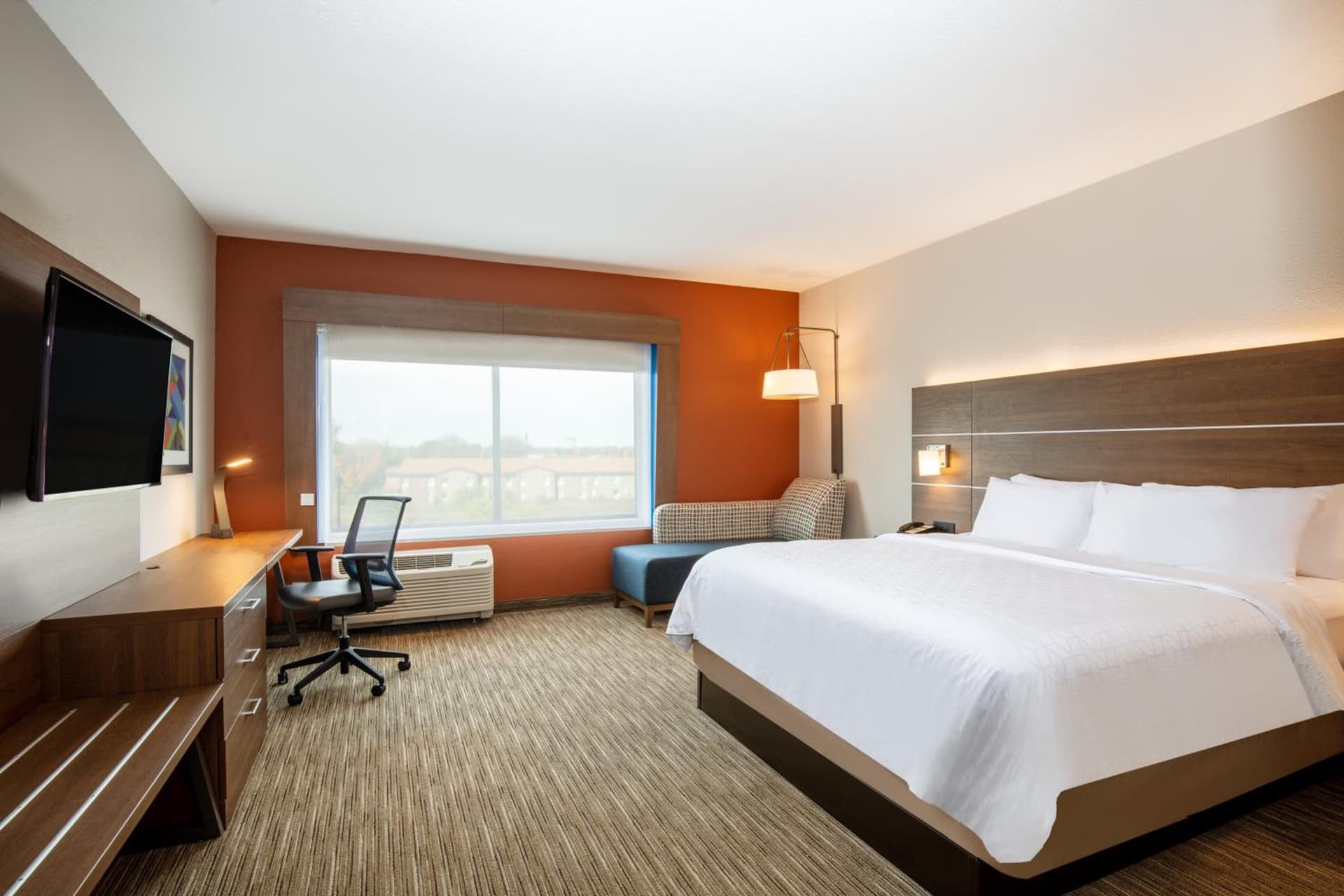 Holiday Inn Express & Suites - Beloit by IHG gallery photo in Beloit, WI — image 51