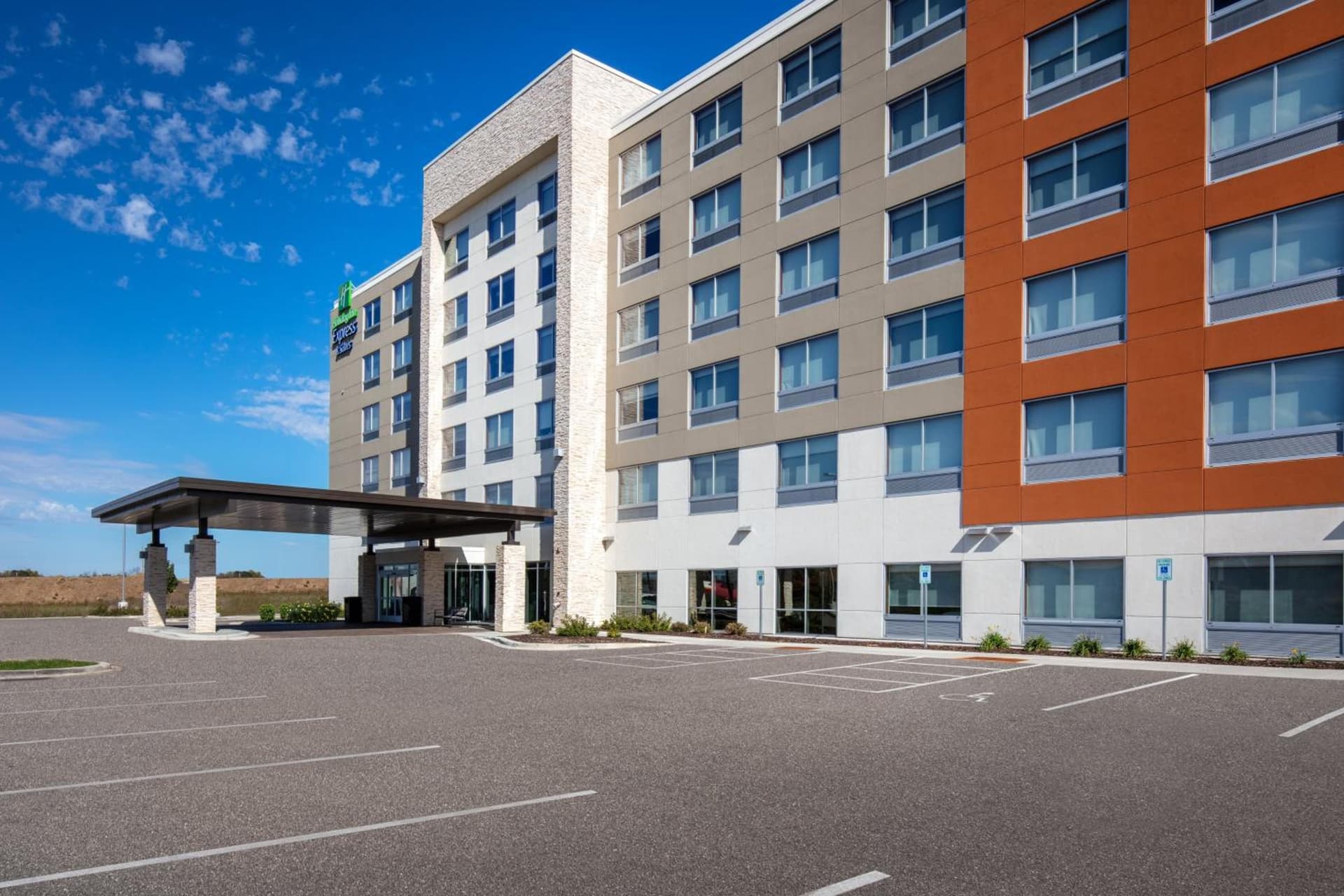 Holiday Inn Express & Suites - Beloit by IHG gallery photo in Beloit, WI — image 42