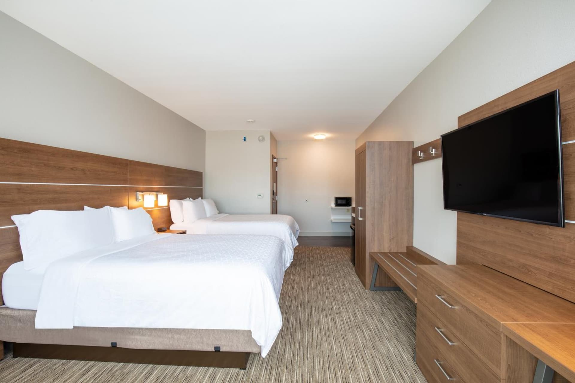 Holiday Inn Express & Suites - Beloit by IHG gallery photo in Beloit, WI — image 58