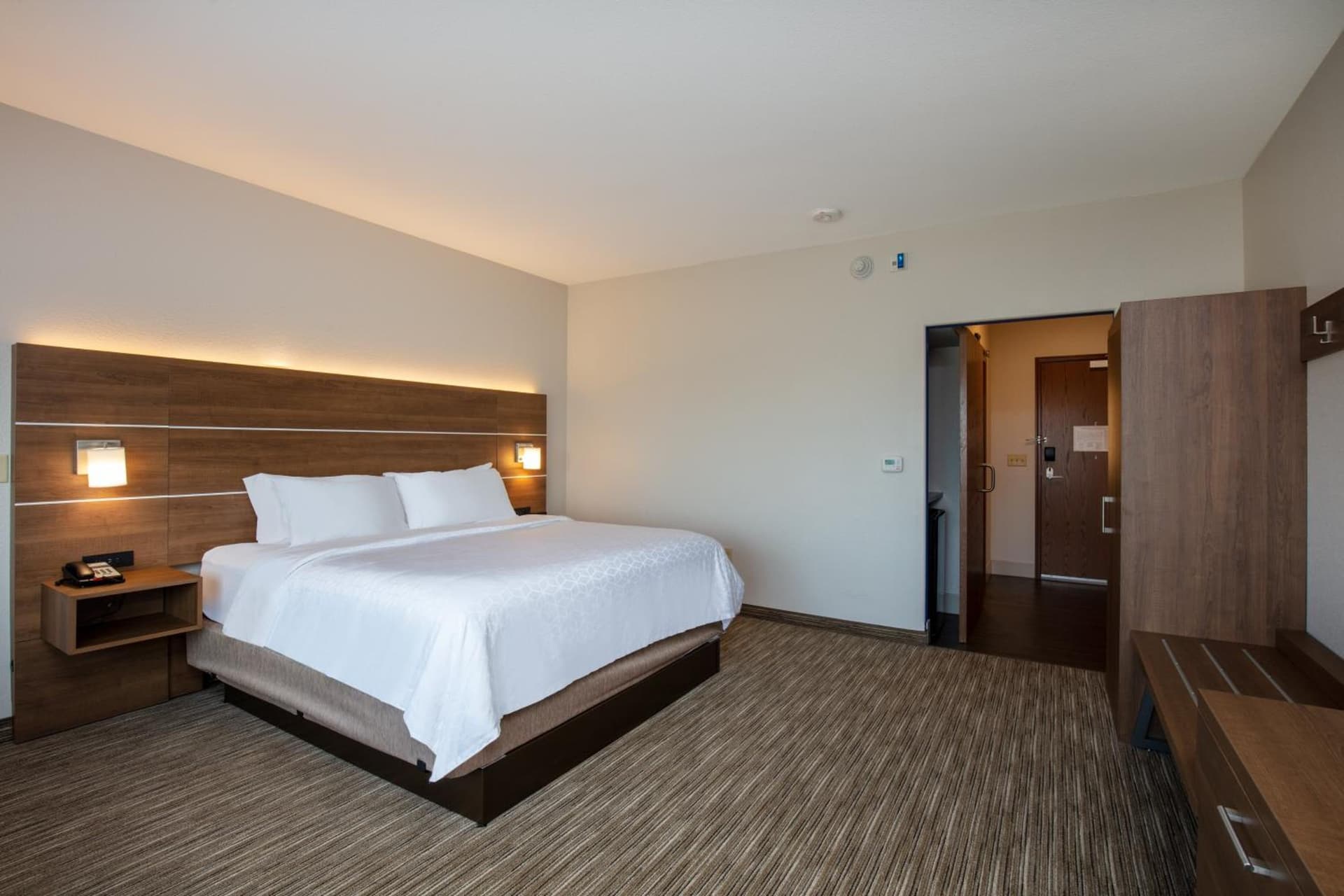 Holiday Inn Express & Suites - Beloit by IHG gallery photo in Beloit, WI — image 50