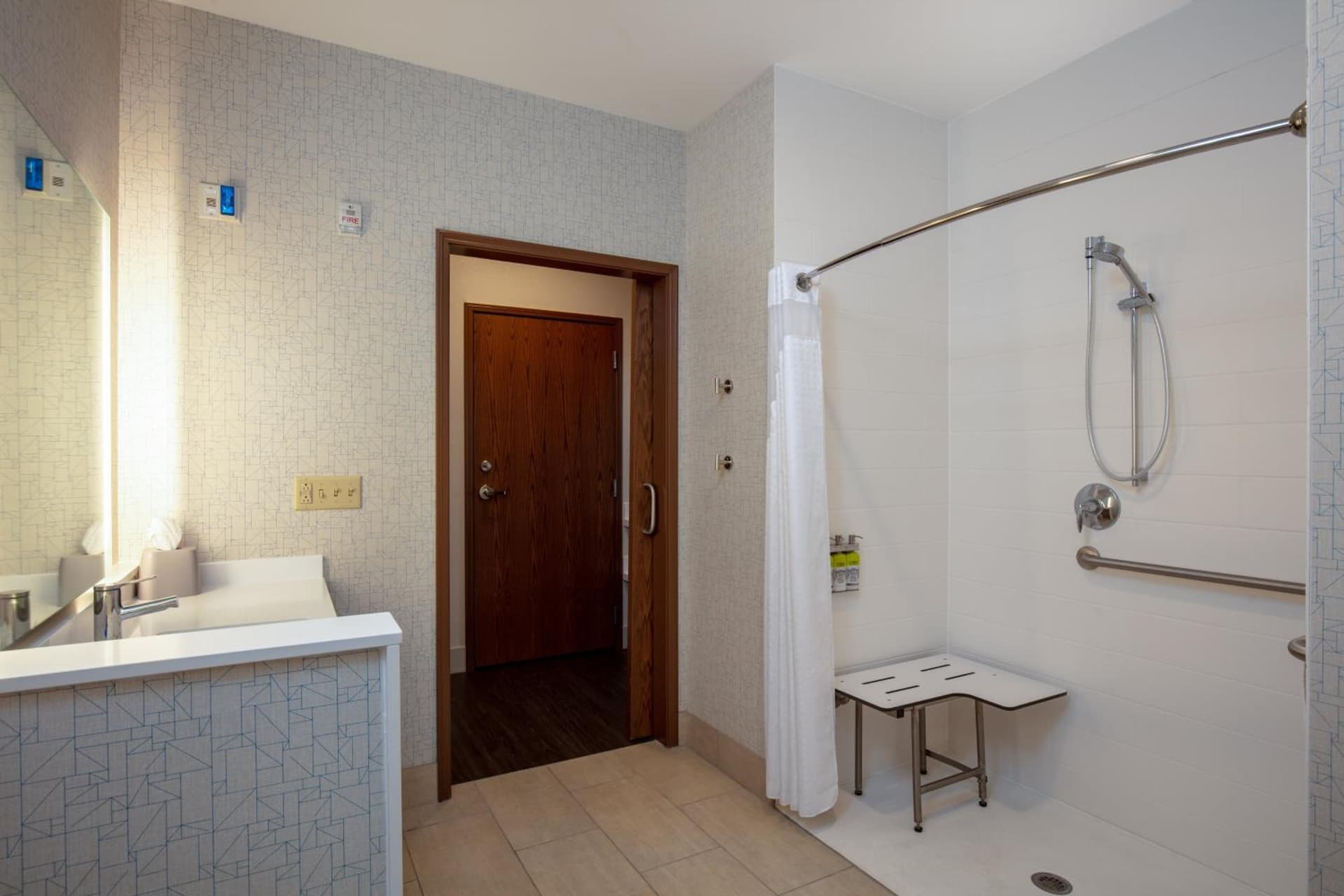 Holiday Inn Express & Suites - Beloit by IHG gallery photo in Beloit, WI — image 37