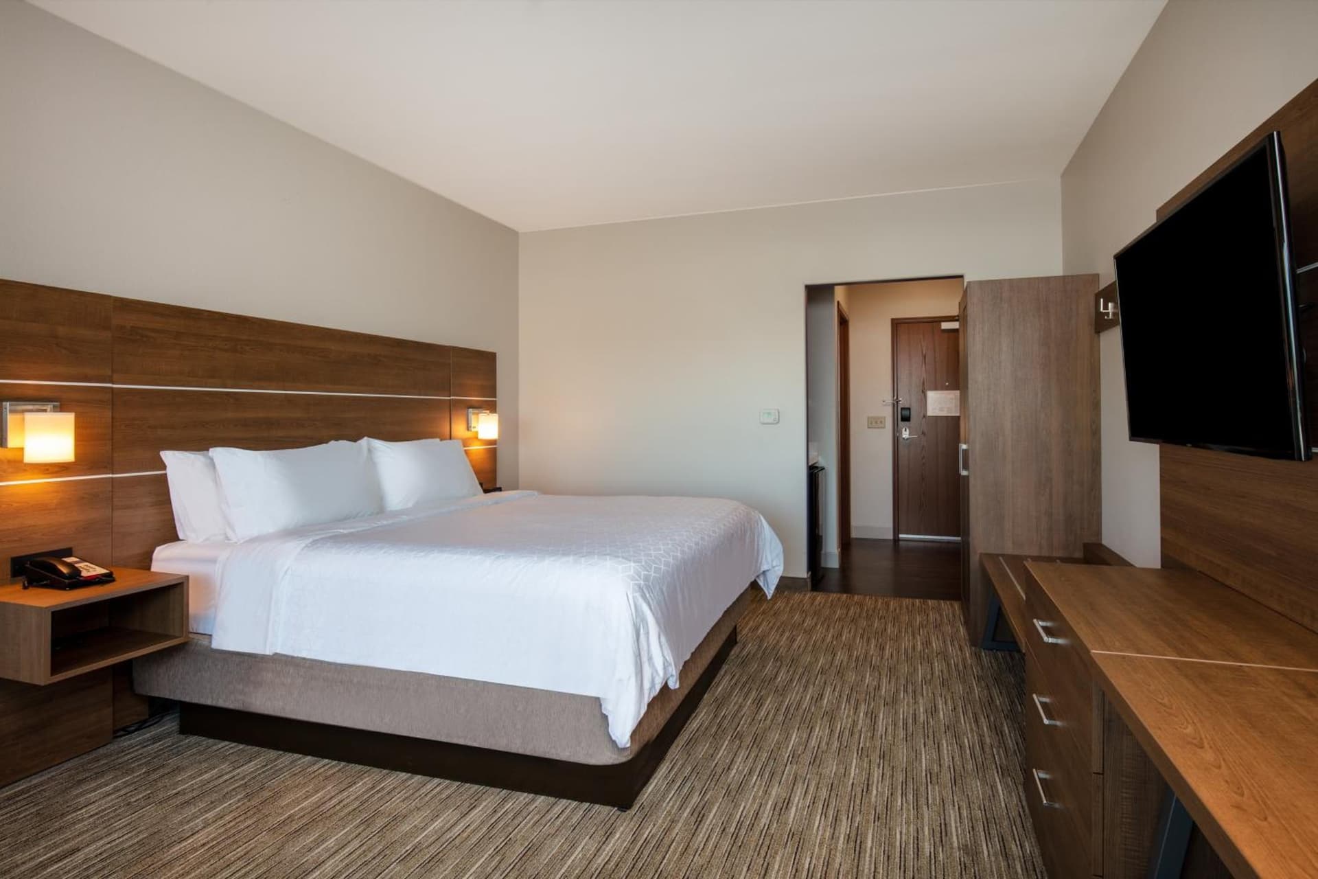 Holiday Inn Express & Suites - Beloit by IHG gallery photo in Beloit, WI — image 36