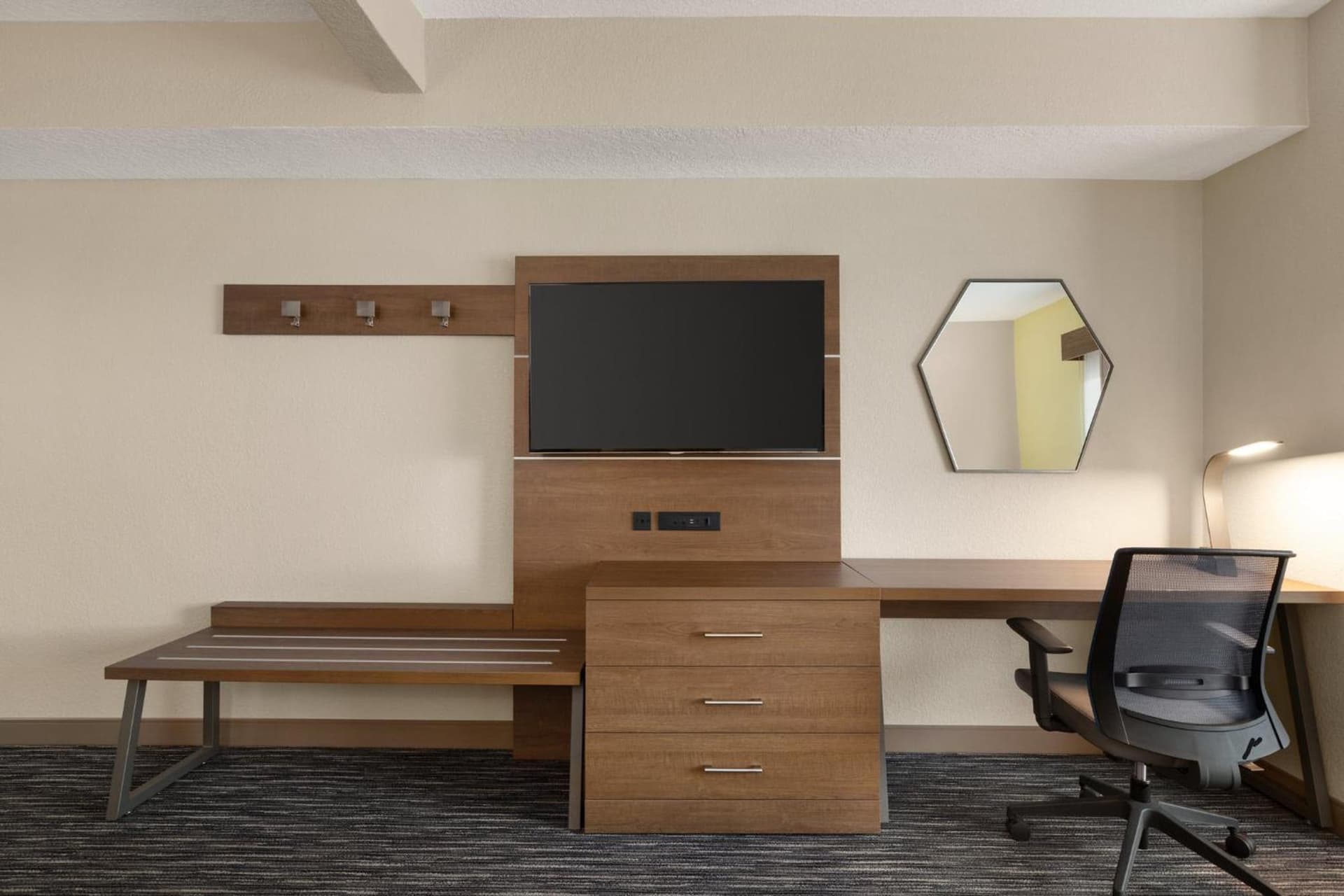 Holiday Inn Express & Suites Pembroke Pines-Sheridan St by IHG property views in Pembroke Pines, FL — gallery photo 3