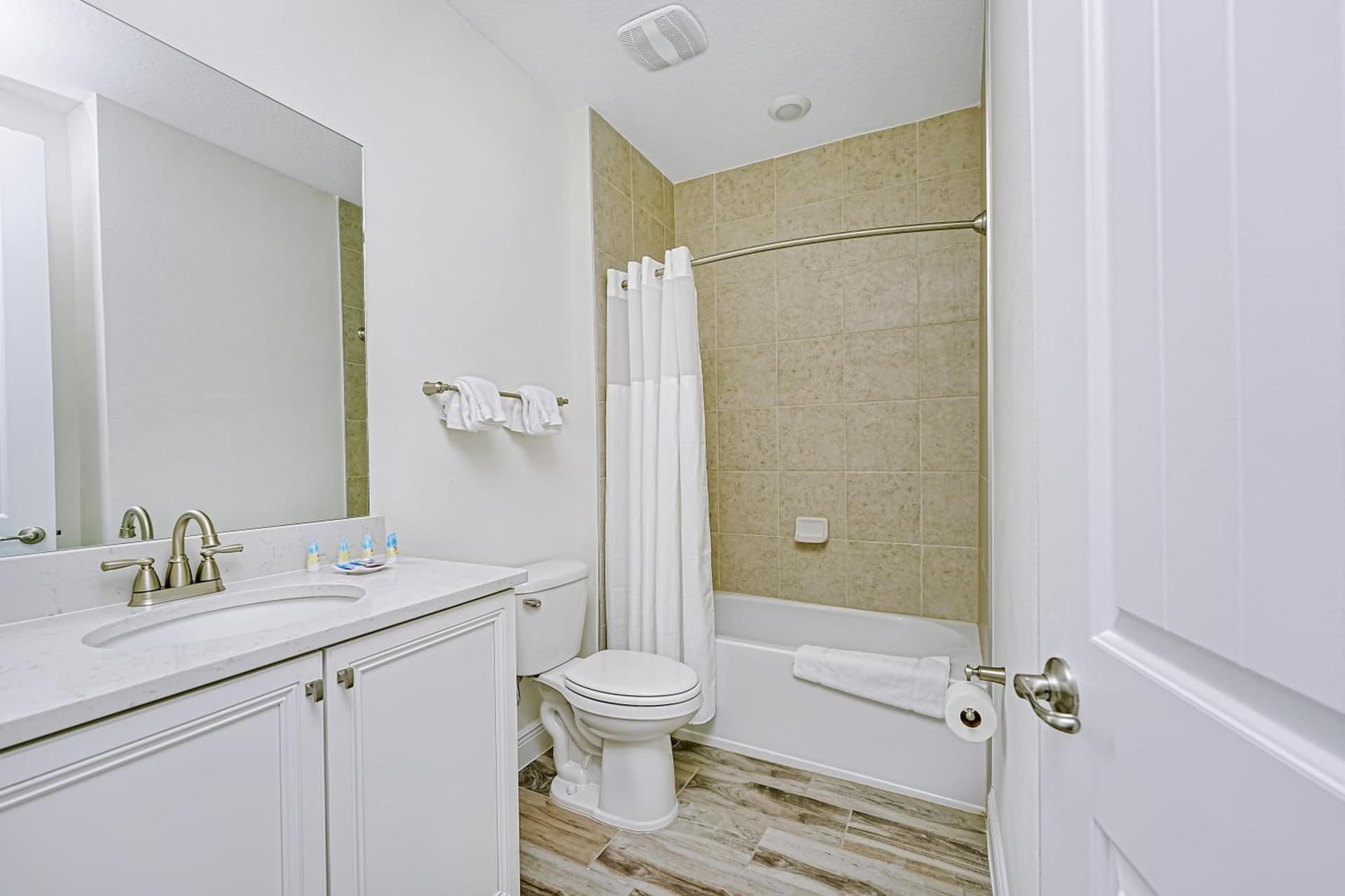 Margaritaville Cottages Orlando by Vstays with H2O Waterpark gallery photo in Kissimmee, FL — image 263