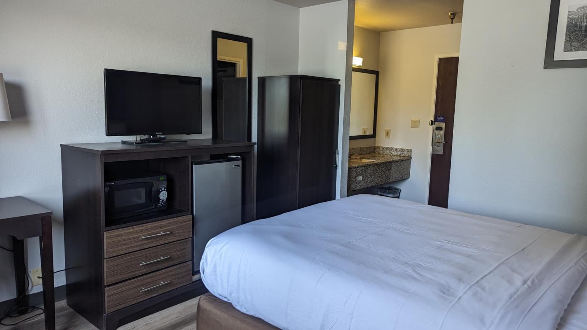 Motel 6 Lancaster interior in Lancaster, PA — gallery photo 2