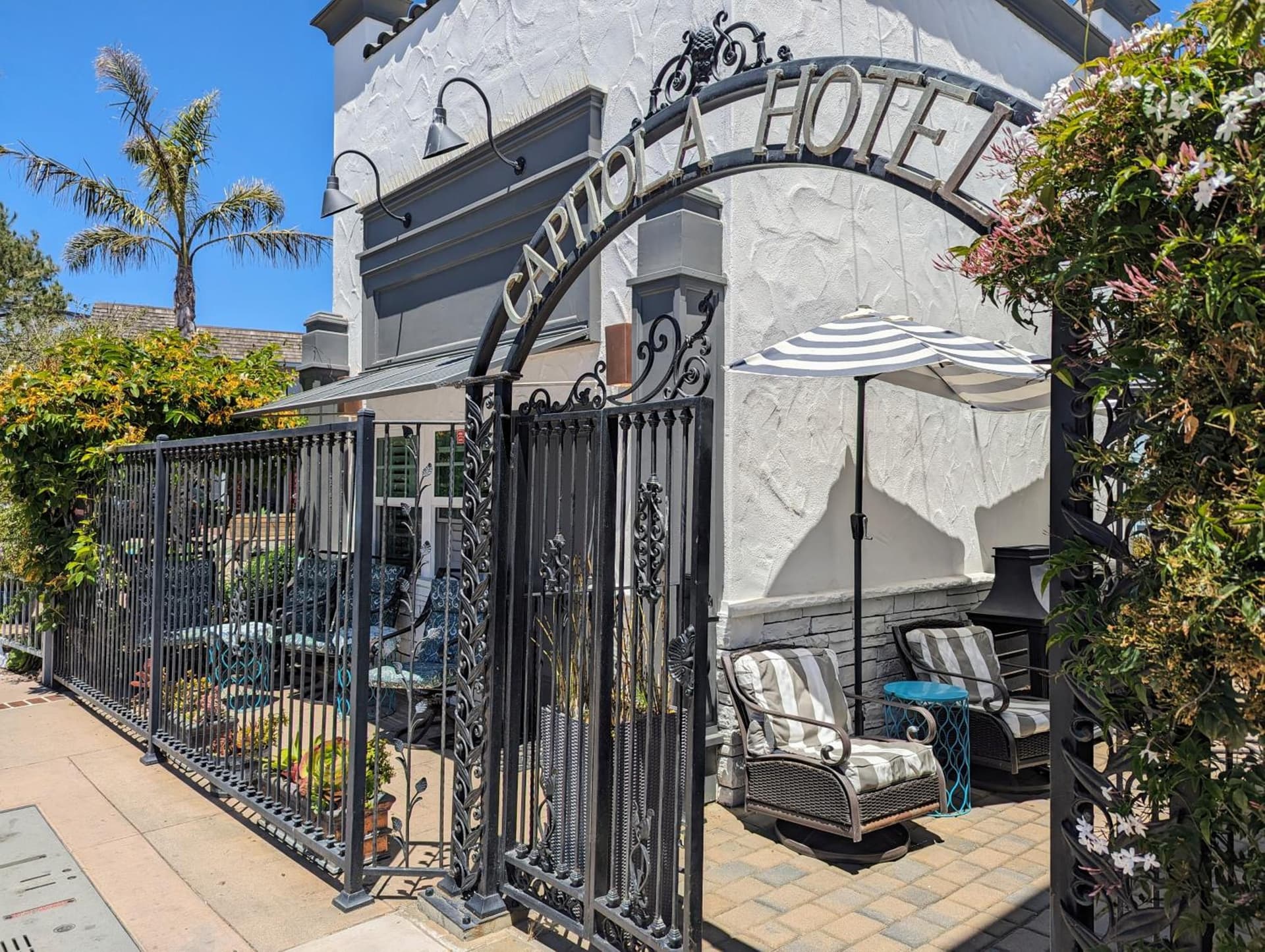 Capitola Hotel interior in Capitola, CA — gallery photo 2
