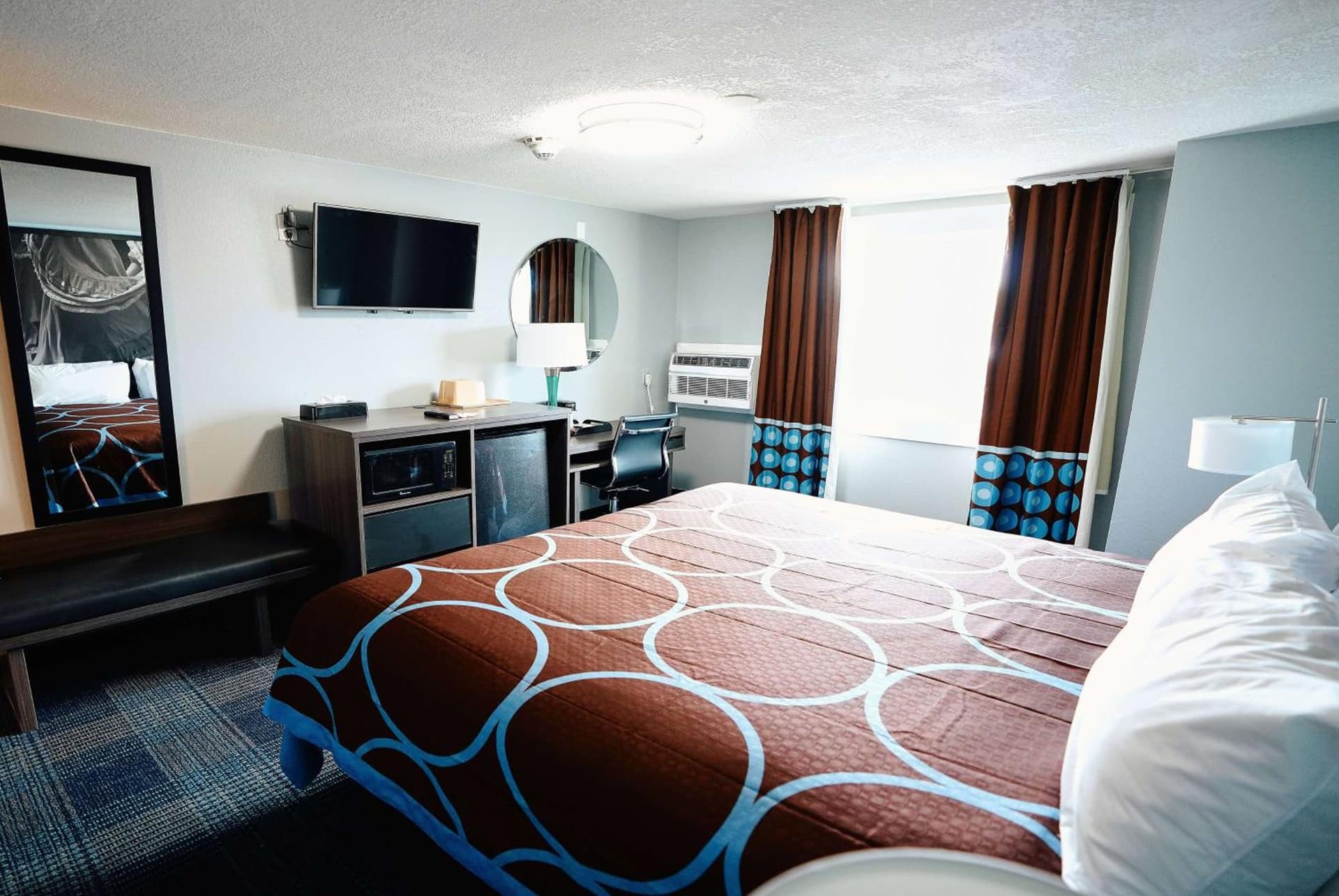 Super 8 by Wyndham Pueblo gallery photo in Pueblo, CO — image 31