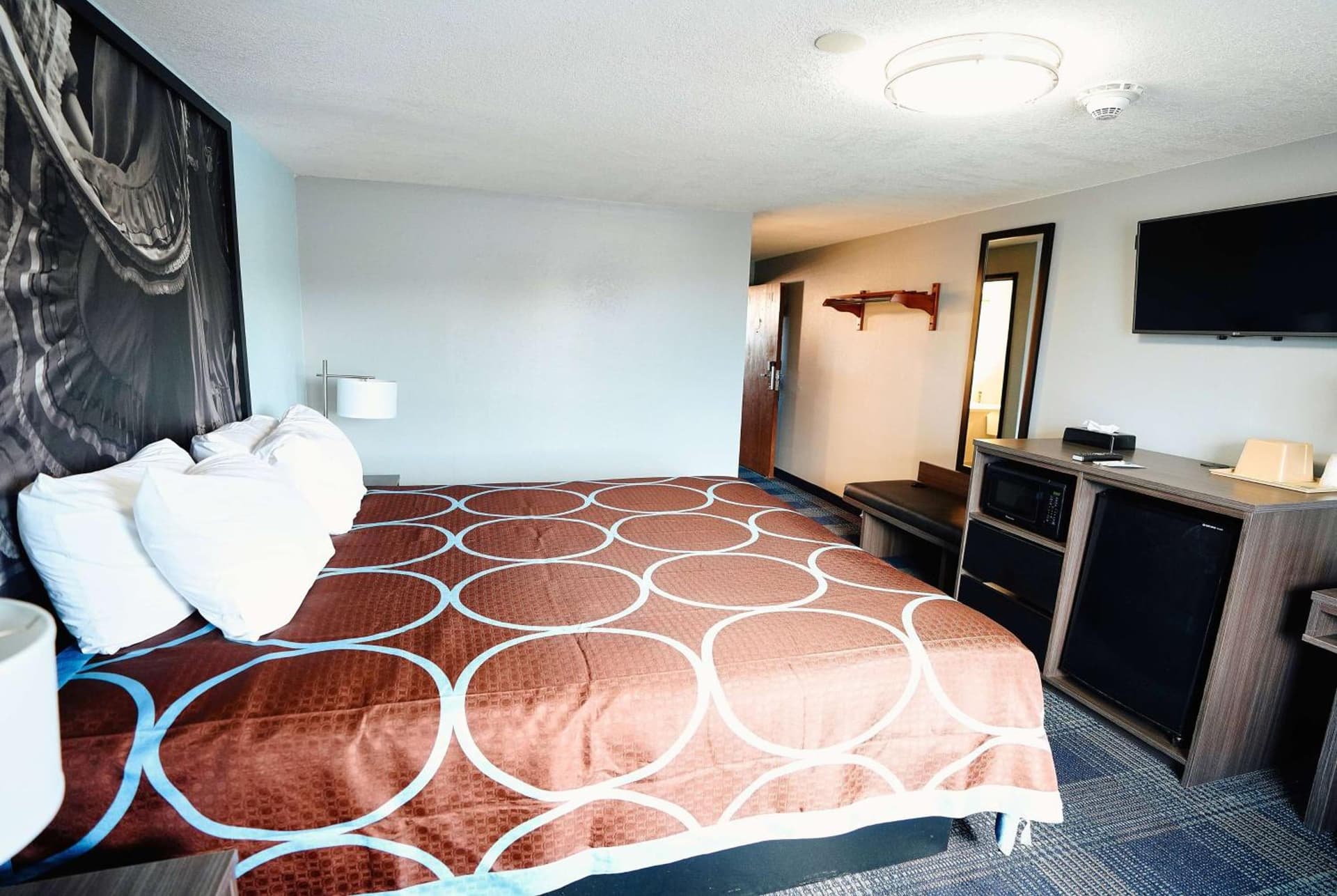Super 8 by Wyndham Pueblo gallery photo in Pueblo, CO — image 34