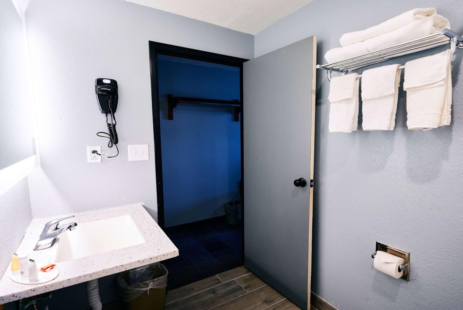 Super 8 by Wyndham Pueblo gallery photo in Pueblo, CO — image 7