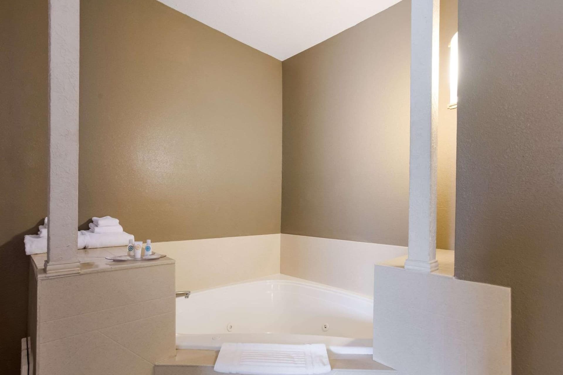 Comfort Suites Saraland - North Mobile gallery photo in Saraland, AL — image 11