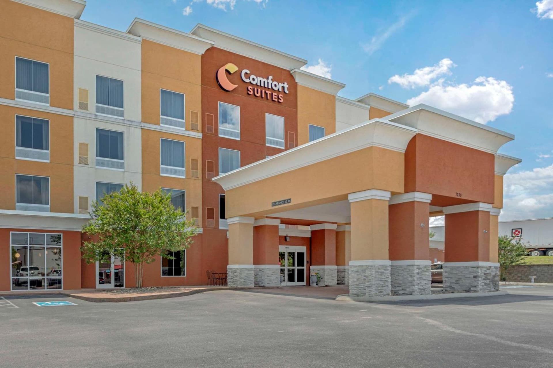 Comfort Suites Knoxville East interior in Knoxville, TN — gallery photo 2