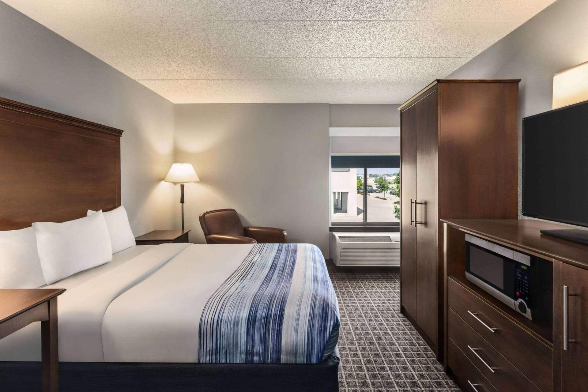 AmericInn by Wyndham Madison West gallery photo in Madison, WI — image 46