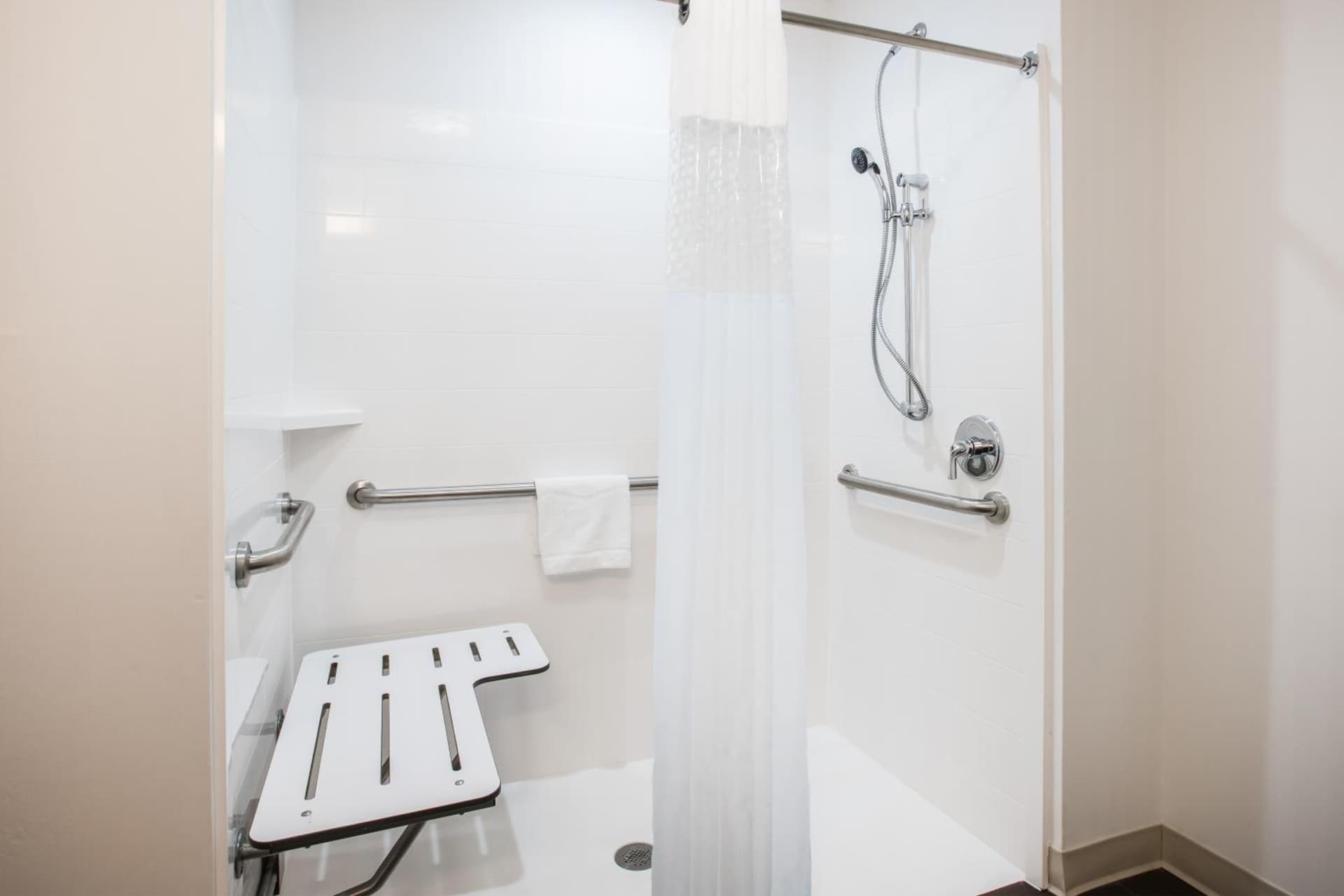Hampton Inn Cleveland-Airport/Tiedeman Road gallery photo in Brooklyn, OH — image 29