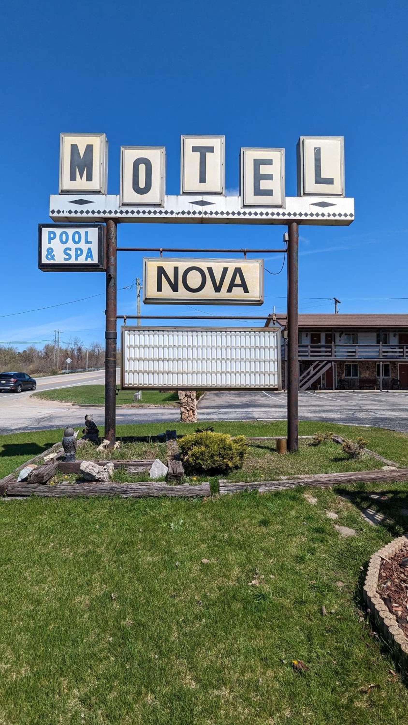 The Nova Motel — hotel in Ludington, Michigan