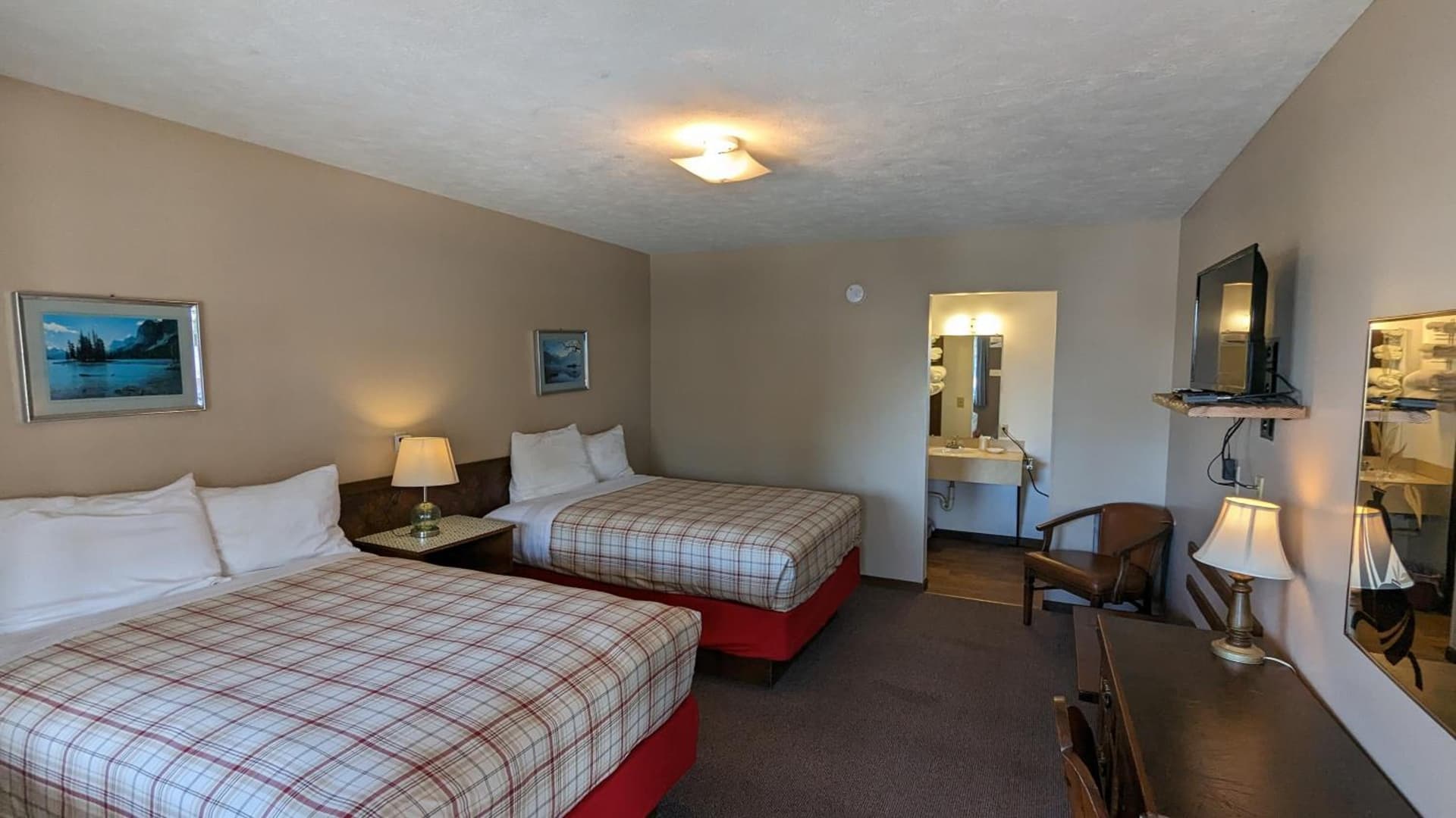 The Nova Motel property views in Ludington, MI — gallery photo 3