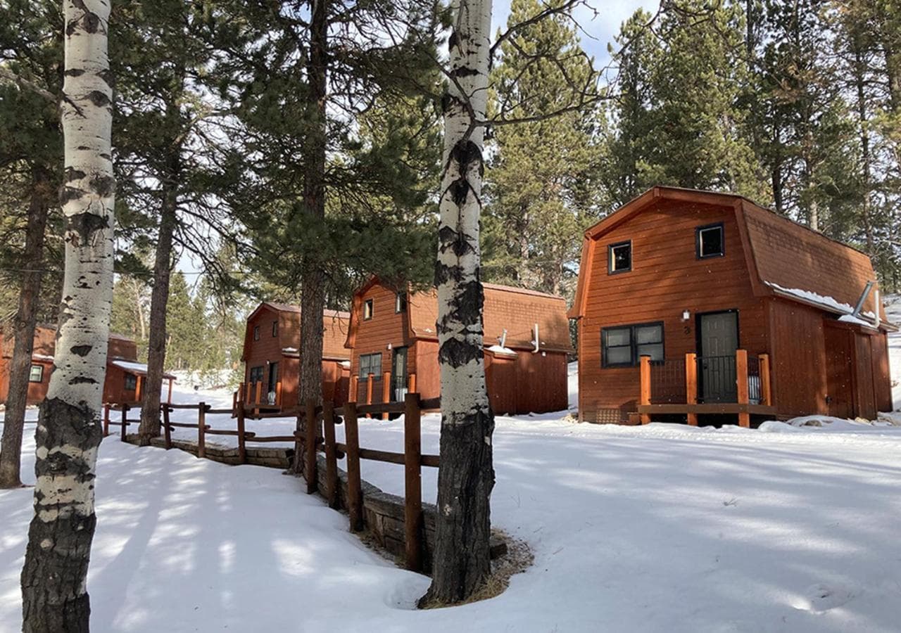 Trailshead Lodge - Cabin 4 property views in Lead, SD — gallery photo 3