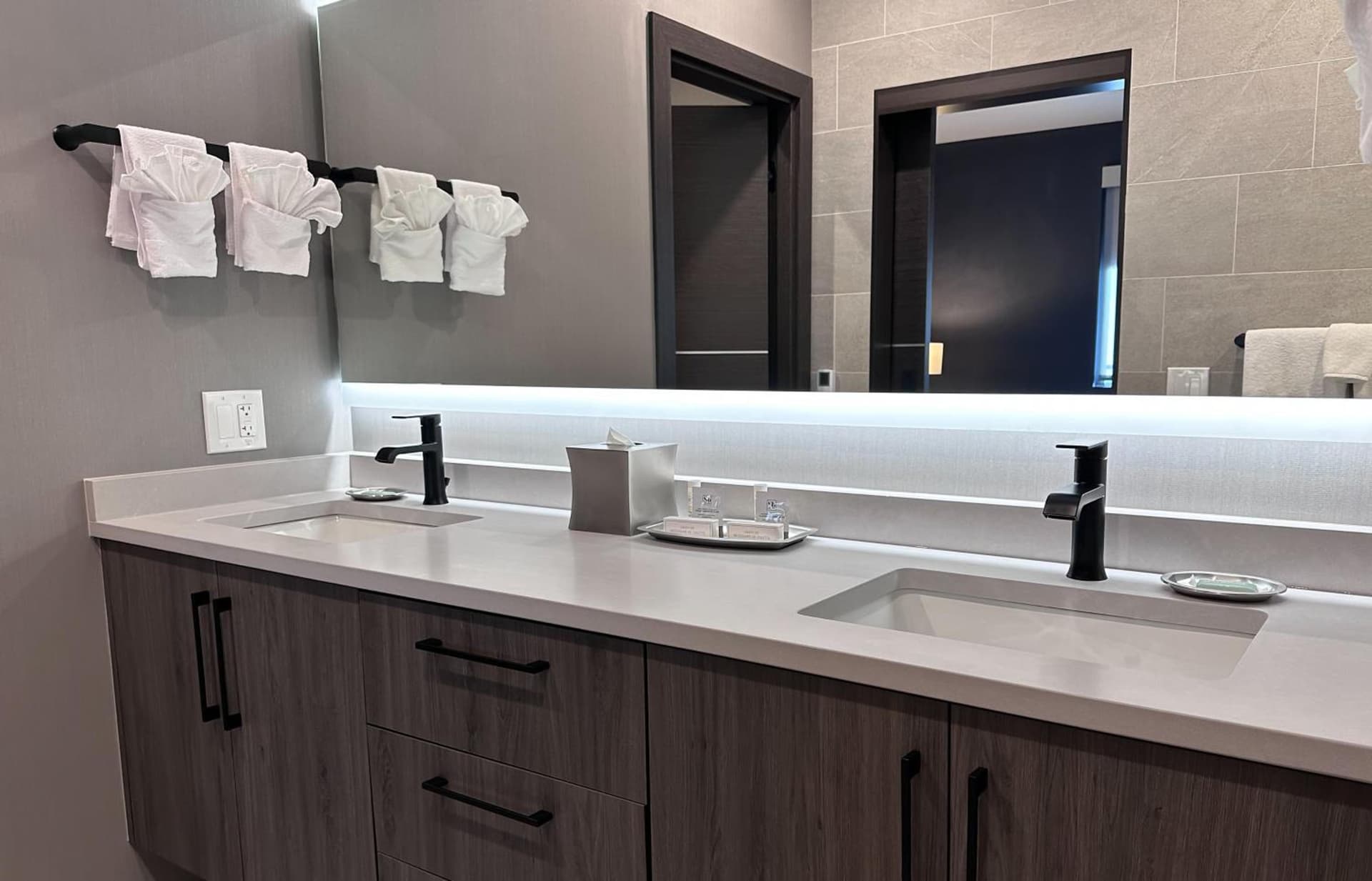 SpringHill Suites by Marriott Chicago Chinatown gallery photo in Chicago, IL — image 6