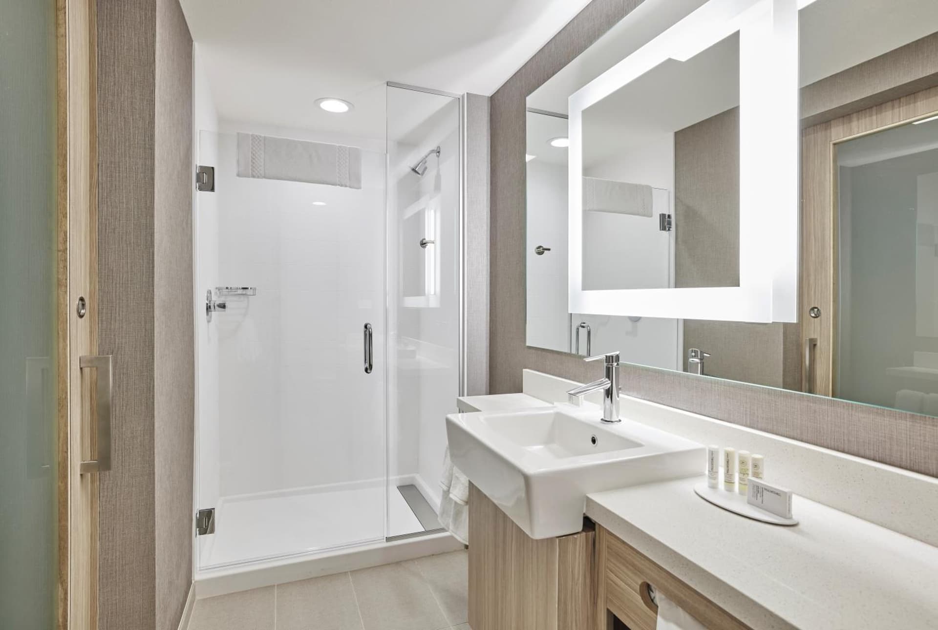 SpringHill Suites by Marriott Chicago Chinatown gallery photo in Chicago, IL — image 14