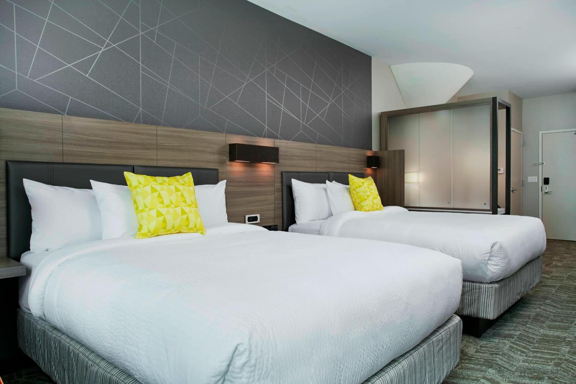 SpringHill Suites by Marriott Milwaukee Downtown gallery photo in Milwaukee, WI — image 8