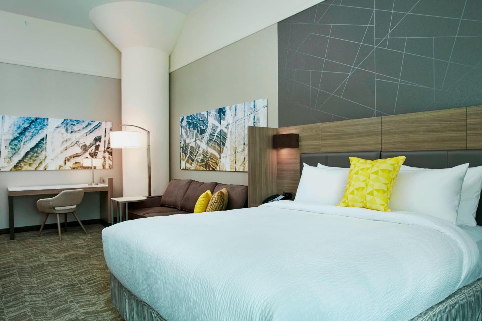 SpringHill Suites by Marriott Milwaukee Downtown gallery photo in Milwaukee, WI — image 9