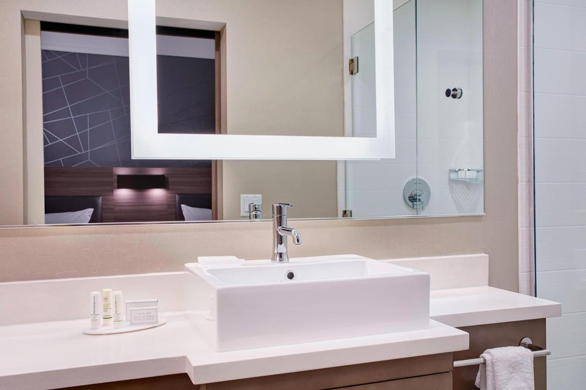 SpringHill Suites by Marriott Milwaukee Downtown gallery photo in Milwaukee, WI — image 18