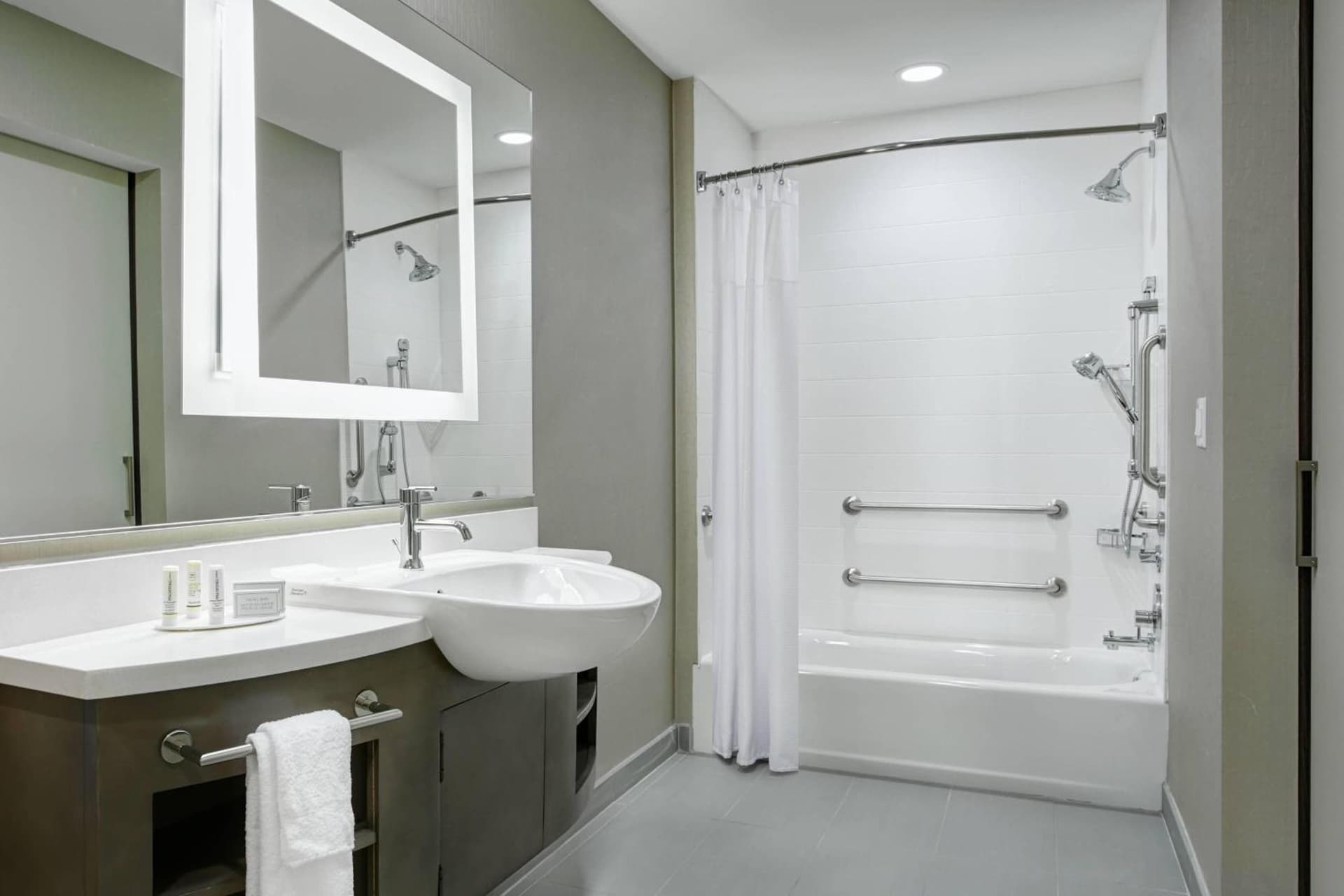 SpringHill Suites by Marriott Milwaukee Downtown gallery photo in Milwaukee, WI — image 11