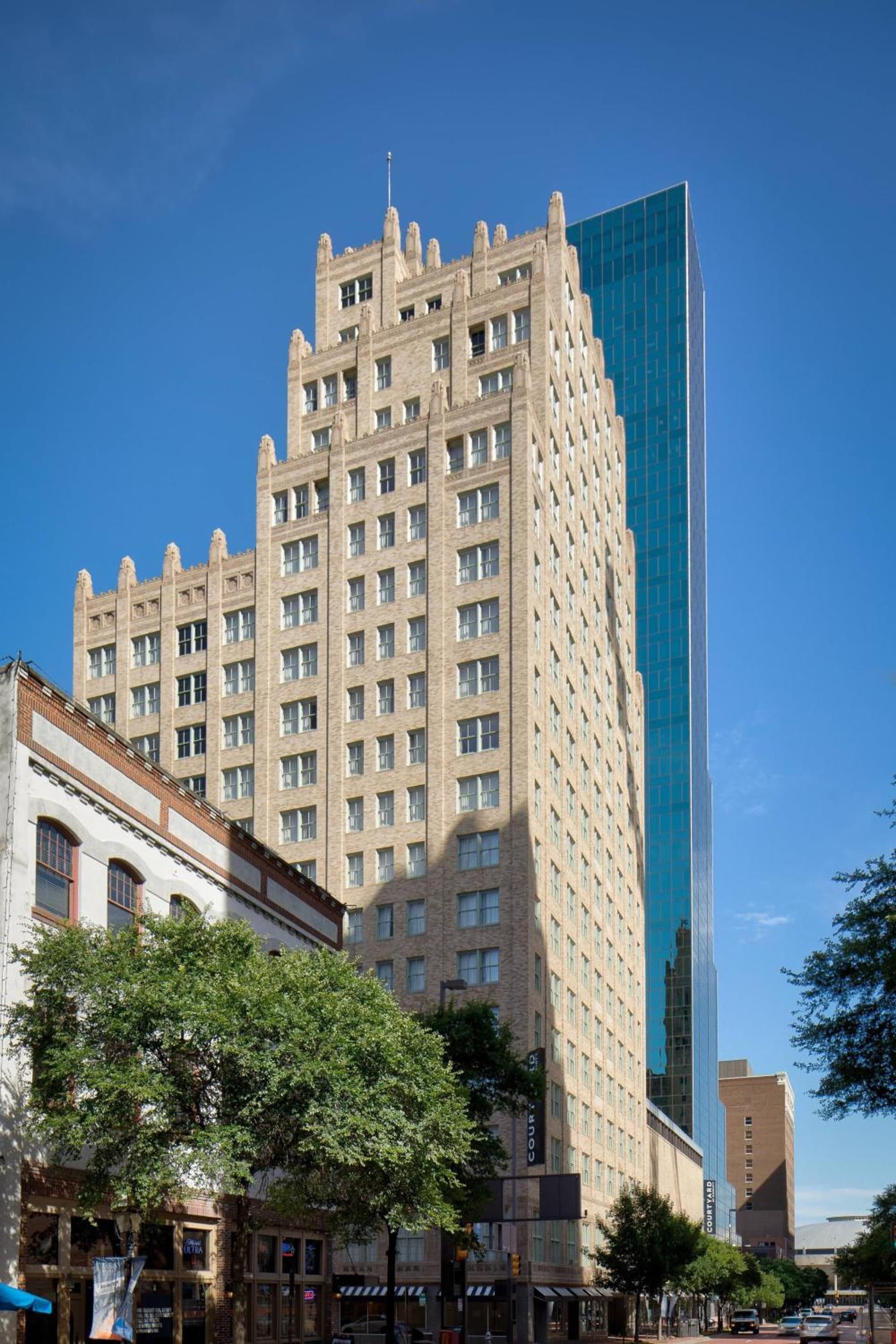 Courtyard Fort Worth Downtown/Blackstone property views in Fort Worth, TX — gallery photo 3
