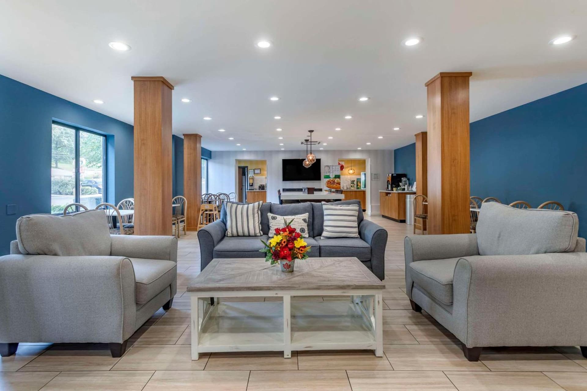 Quality Inn & Suites Chattanooga West near Lookout Mountain property views in Chattanooga, TN — gallery photo 3