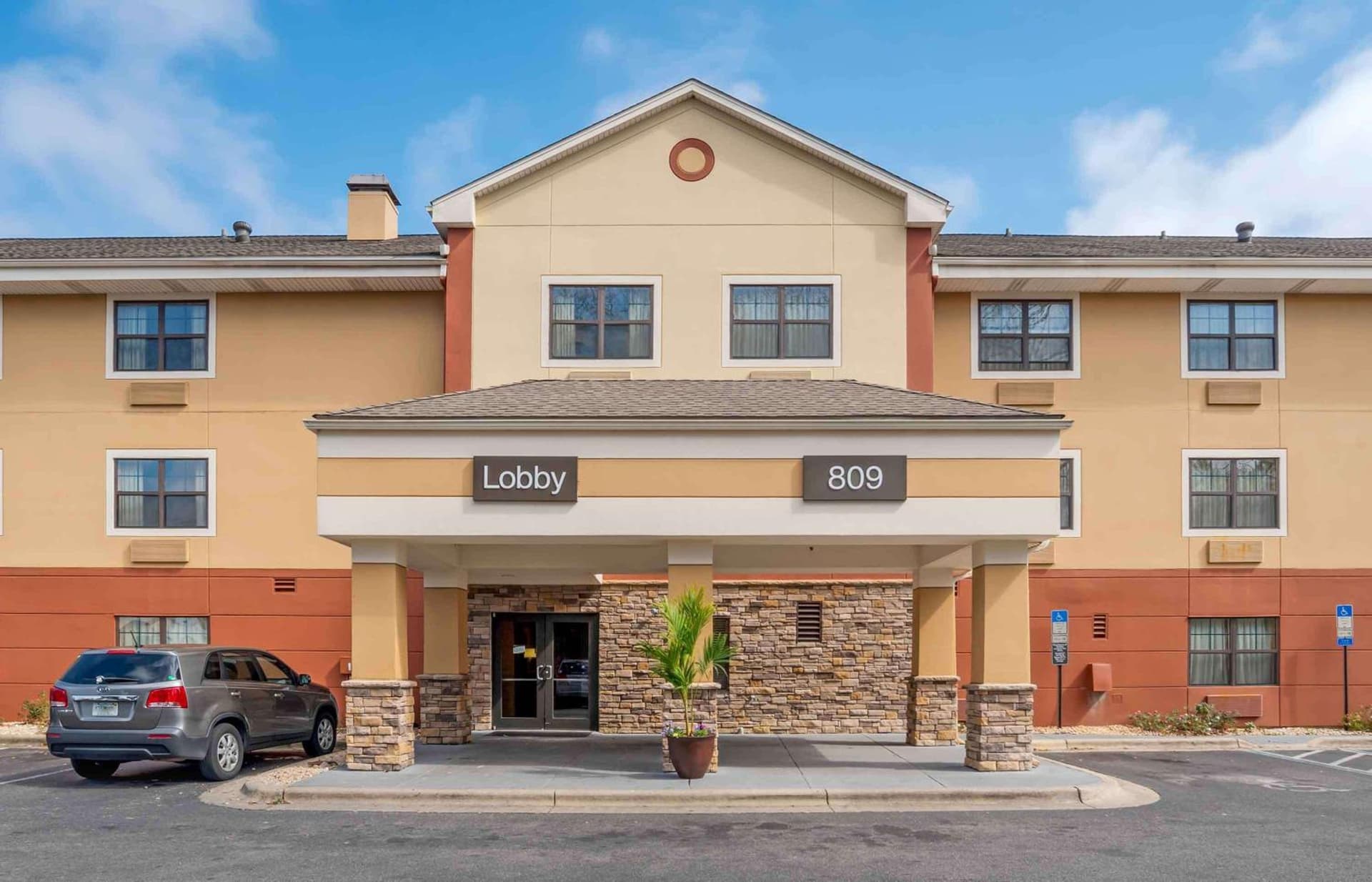 Extended Stay America Suites - Pensacola - University Mall interior in Pensacola, FL — gallery photo 2
