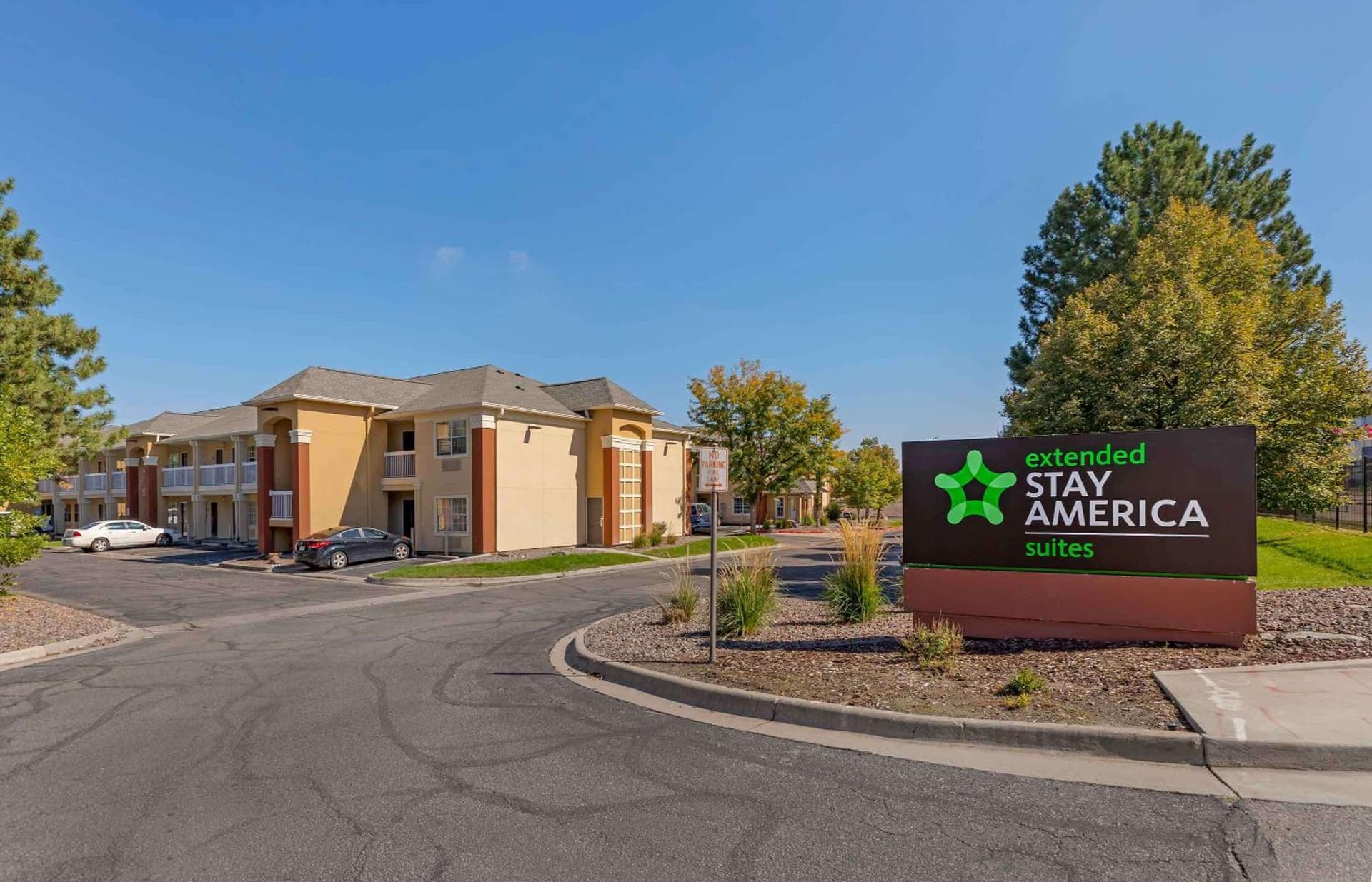 Extended Stay America Select Suites - Denver - Aurora South featured exterior or lobby in Aurora, CO — similar hotel