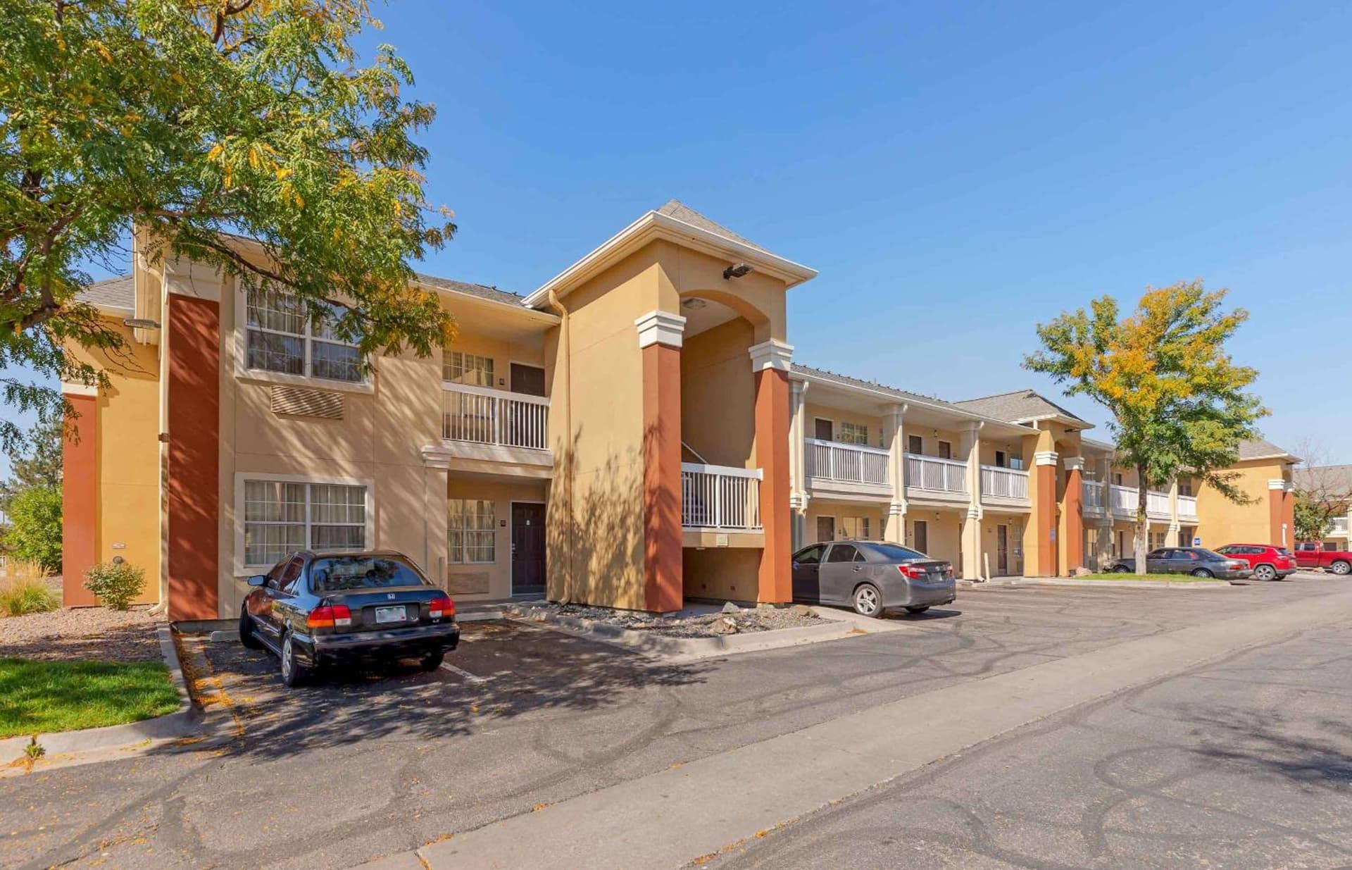 Extended Stay America Select Suites - Denver - Aurora South property views in Aurora, CO — gallery photo 3