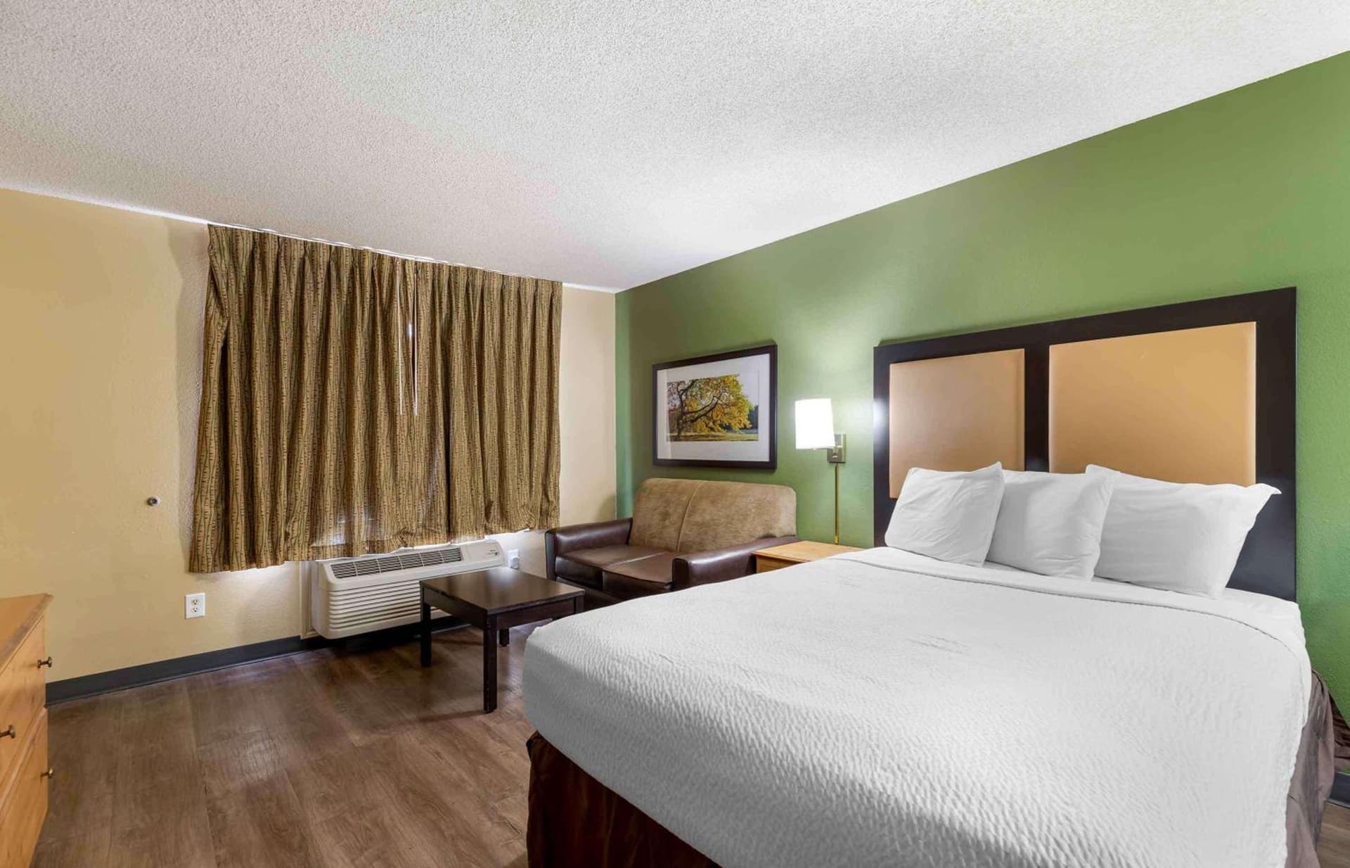 Extended Stay America Select Suites - Denver - Aurora South interior in Aurora, CO — gallery photo 2
