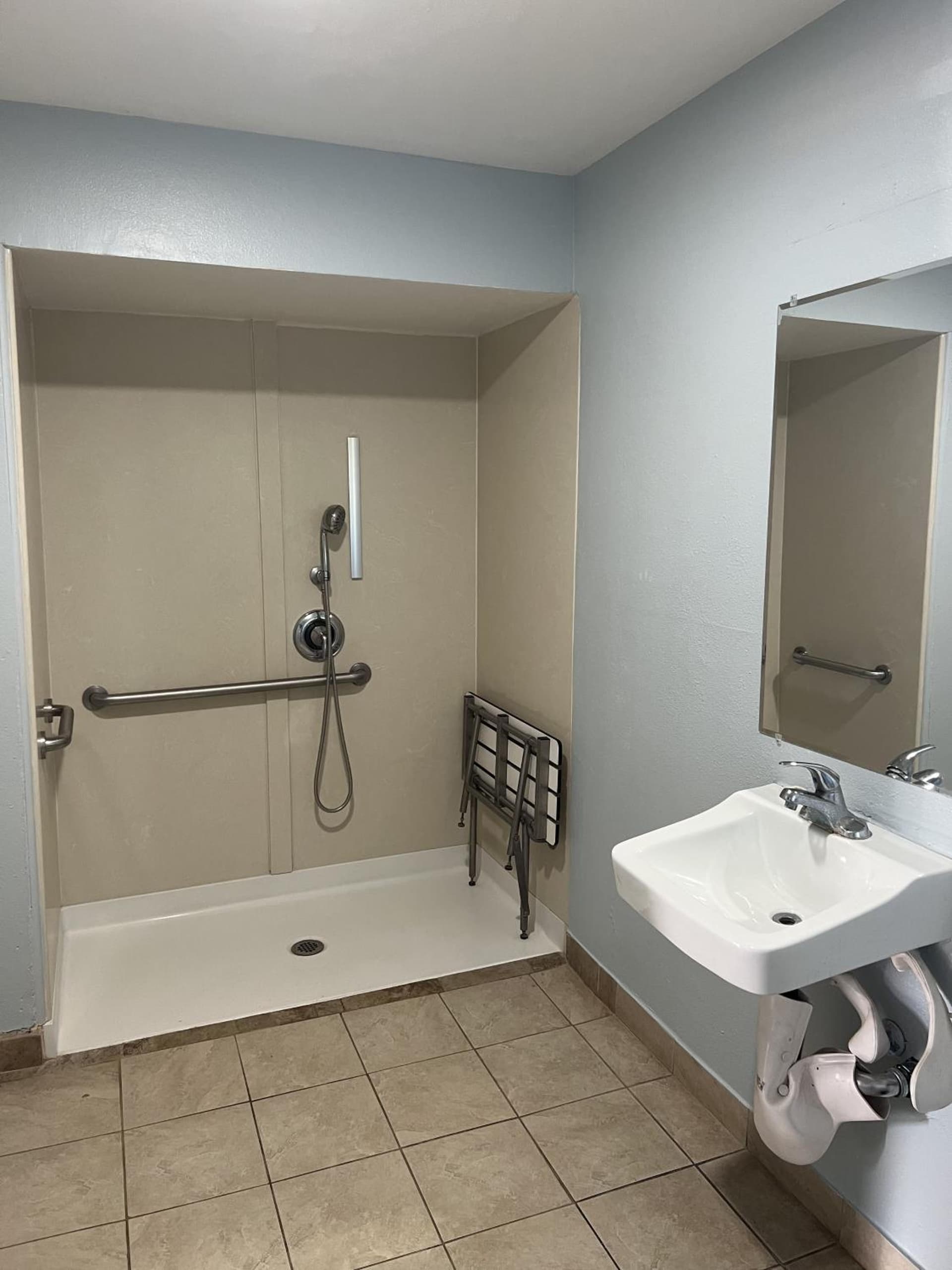Travel Inn Gilroy gallery photo in Gilroy, CA — image 26
