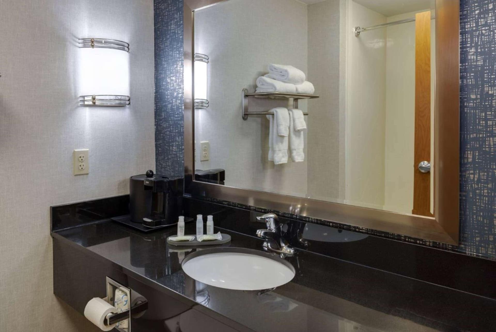 La Quinta by Wyndham Edmond gallery photo in Edmond, OK — image 10