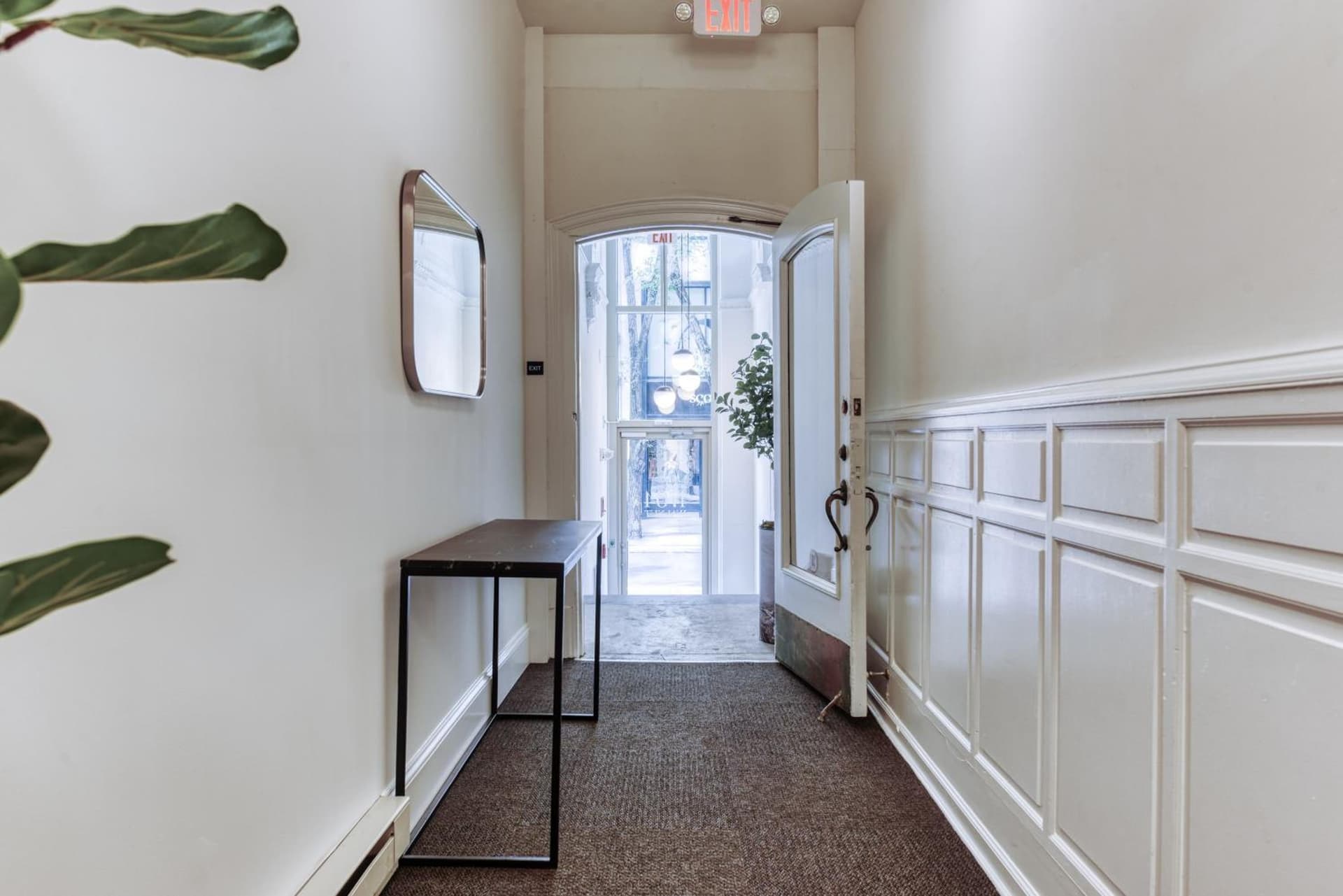 Sosuite at French Quarters - Rittenhouse Square interior in Philadelphia, PA — gallery photo 2