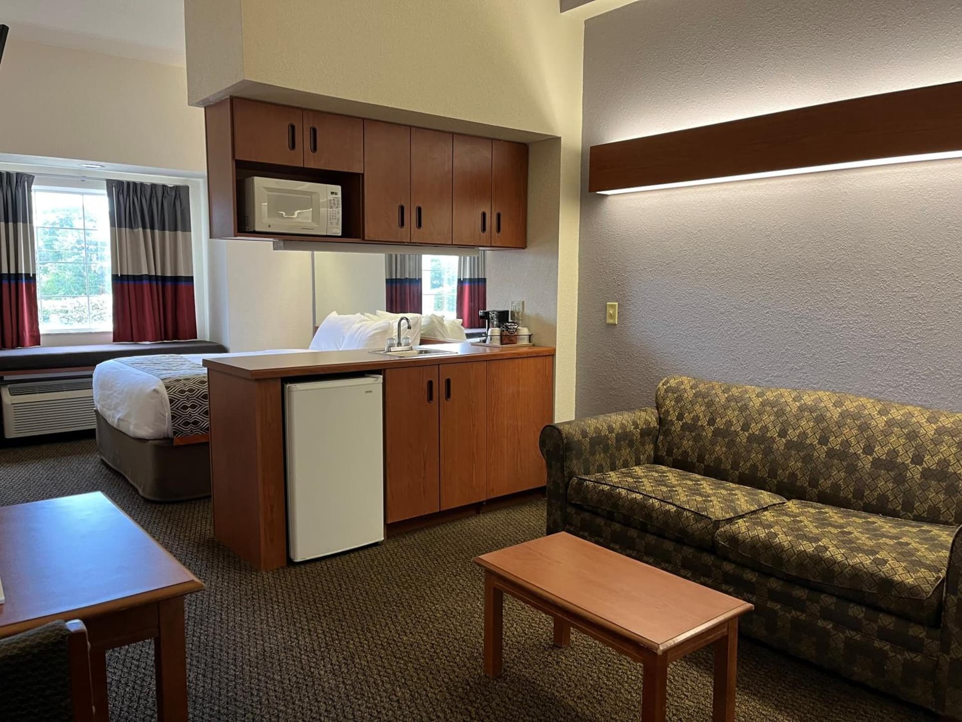 Microtel Inn and Suites by Wyndham - Lady Lake/ The Villages gallery photo in The Villages, FL — image 51