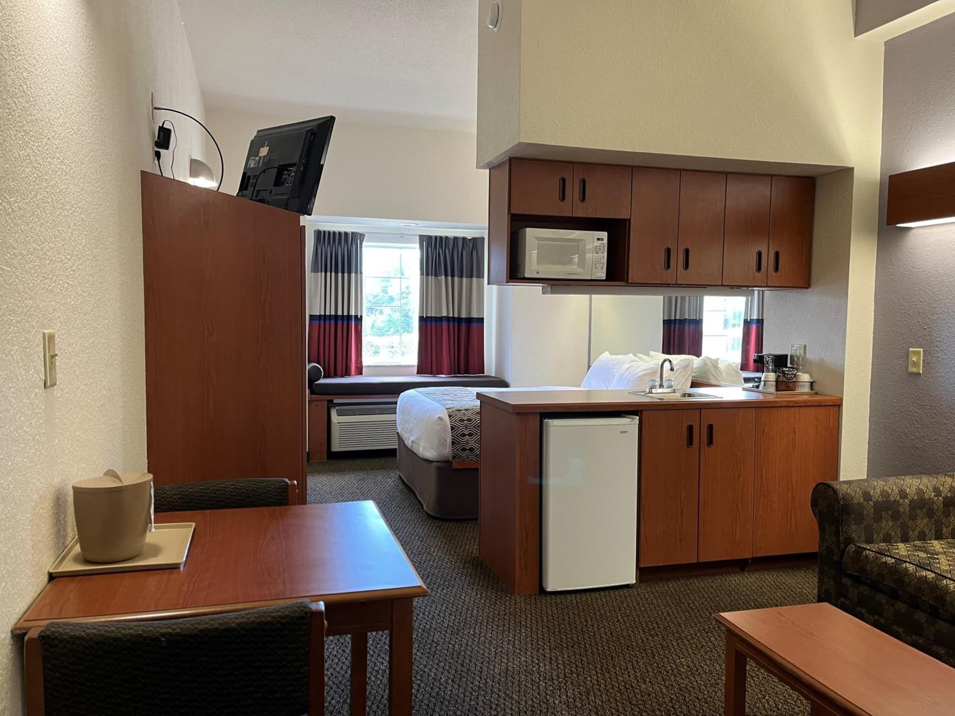 Microtel Inn and Suites by Wyndham - Lady Lake/ The Villages gallery photo in The Villages, FL — image 59