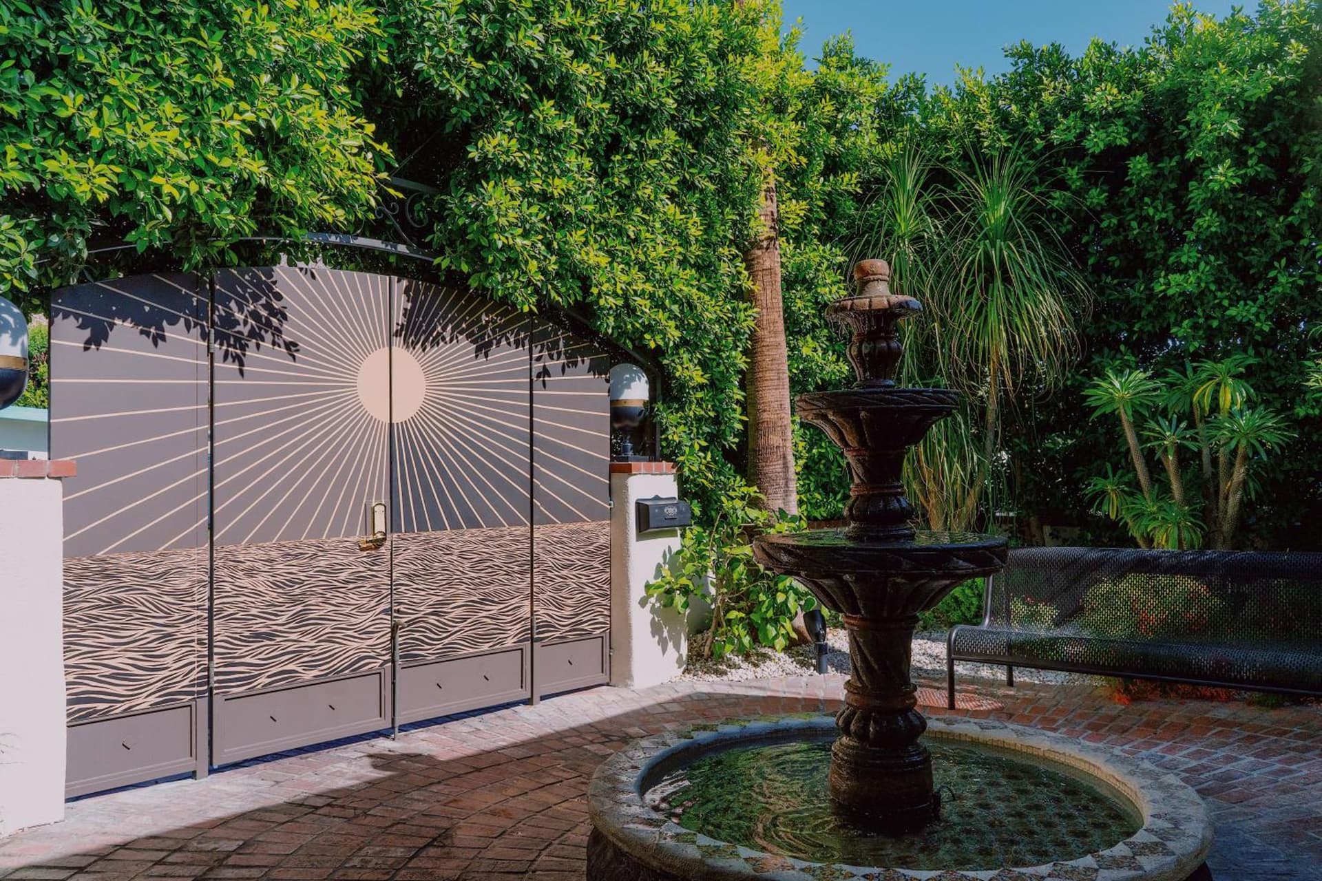 Villa Royale interior in Palm Springs, CA — gallery photo 2