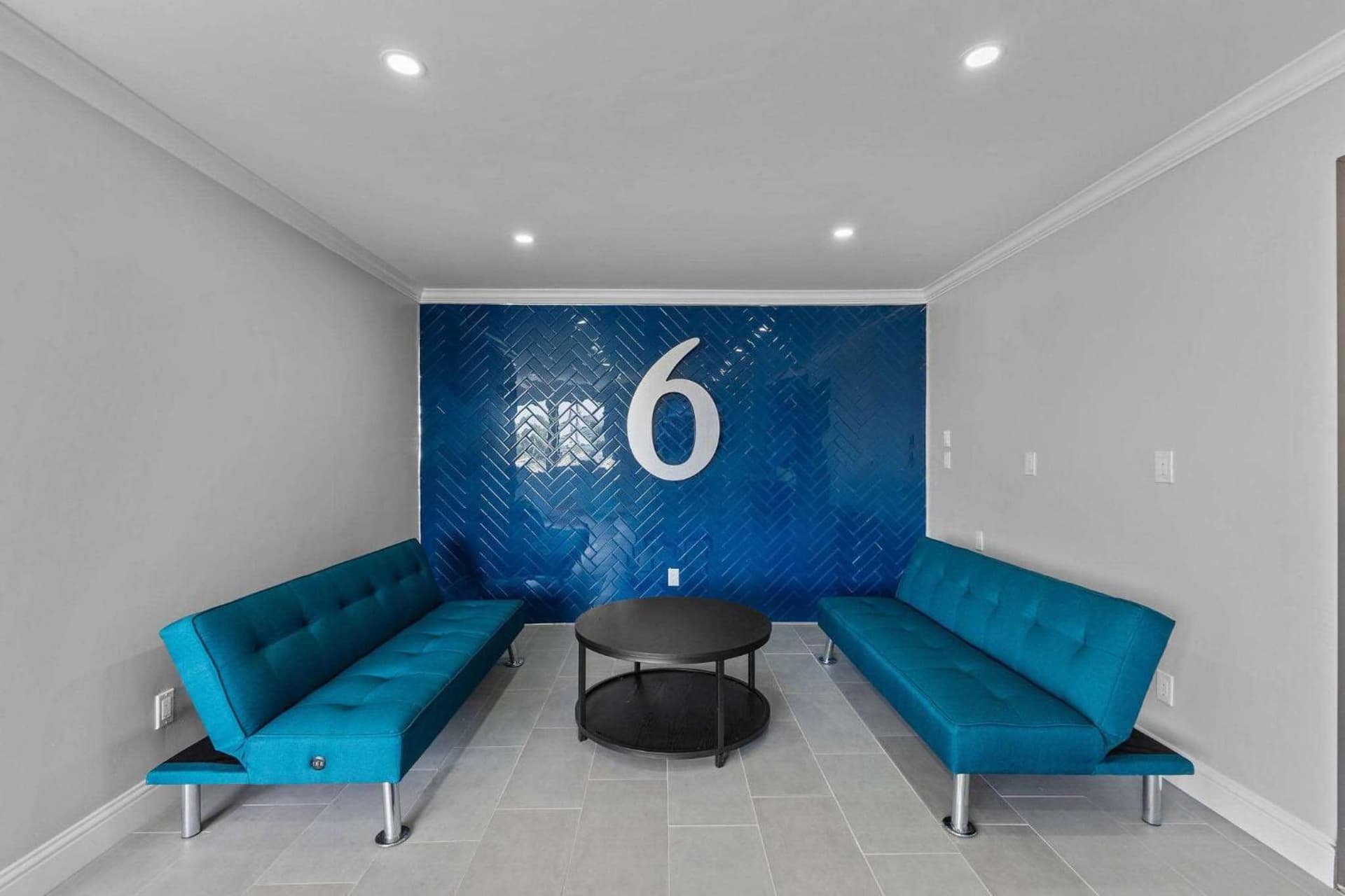 Motel 6 Brighton CO Denver Northeast interior in Brighton, CO — gallery photo 2