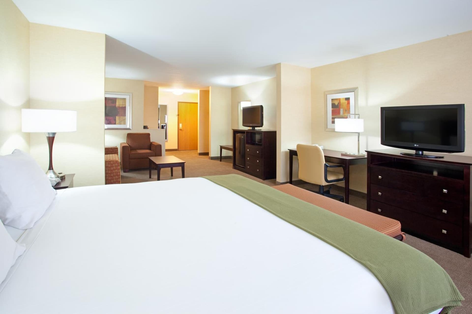 Holiday Inn Express Hotel & Suites Nogales by IHG interior in Nogales, AZ — gallery photo 2
