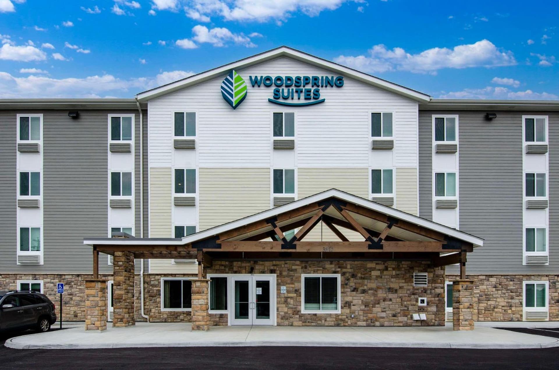 WoodSpring Suites Roanoke interior in Roanoke, VA — gallery photo 2