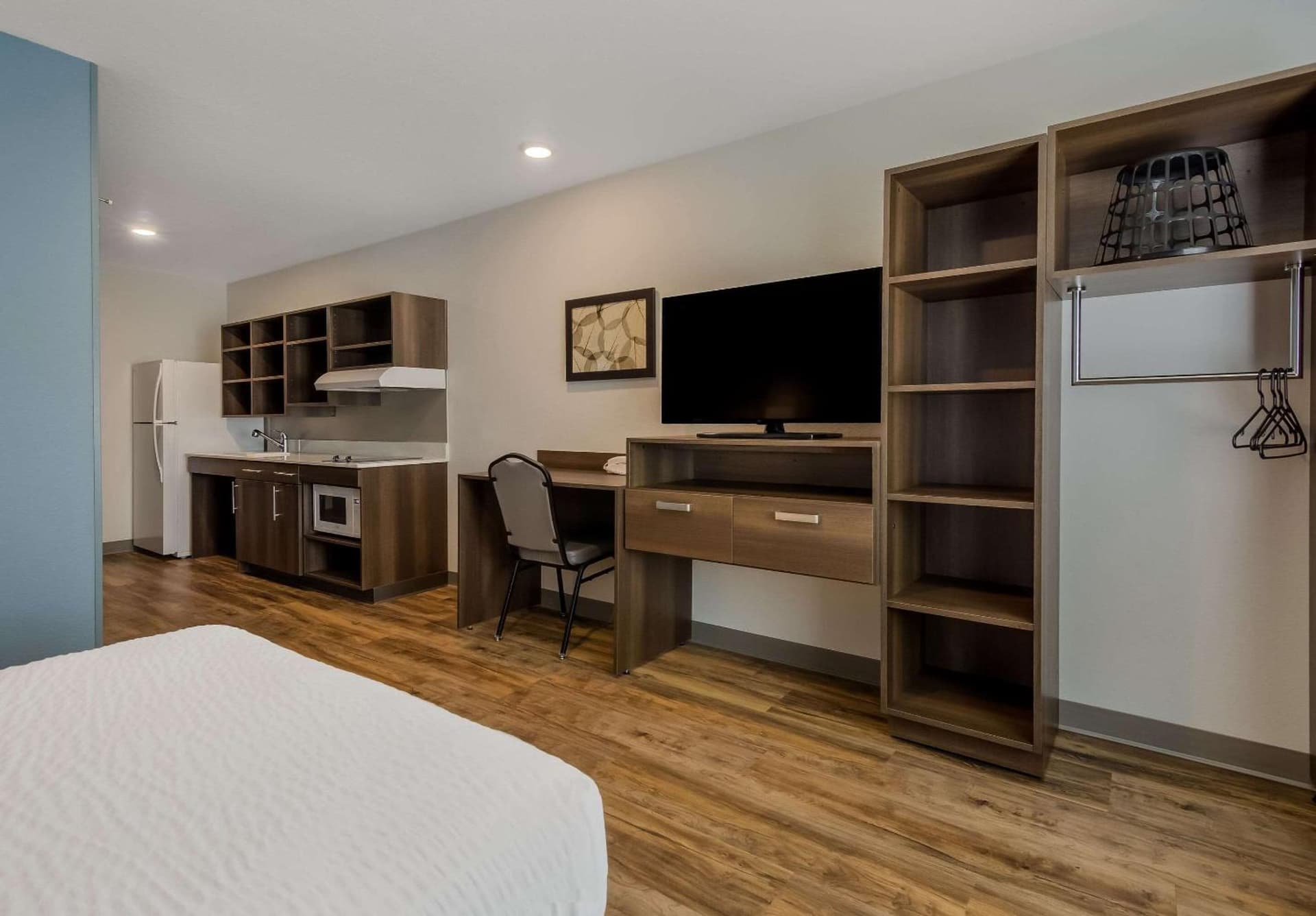 WoodSpring Suites Roanoke gallery photo in Roanoke, VA — image 6