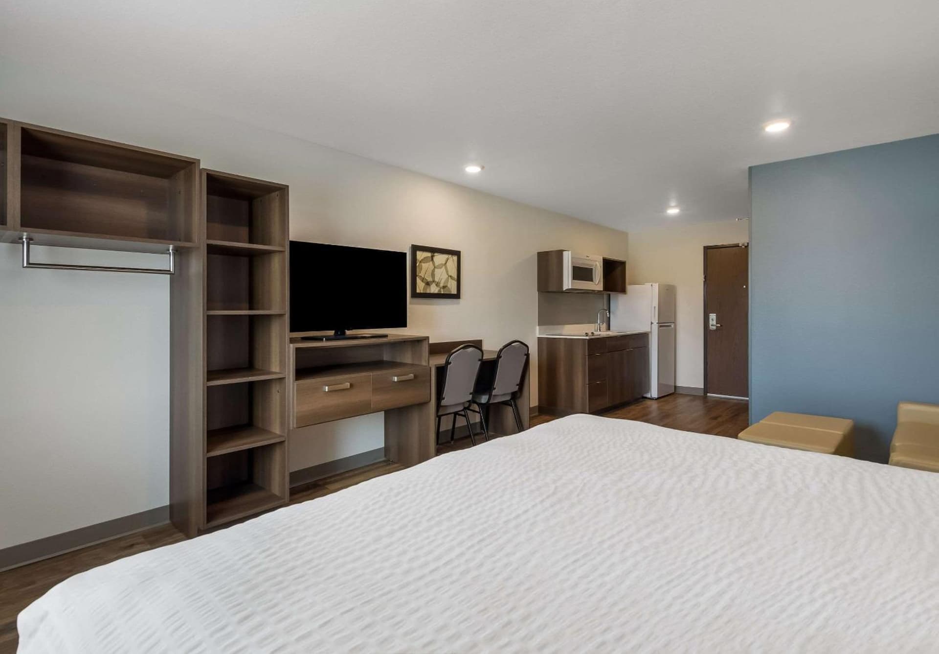 WoodSpring Suites Roanoke gallery photo in Roanoke, VA — image 17