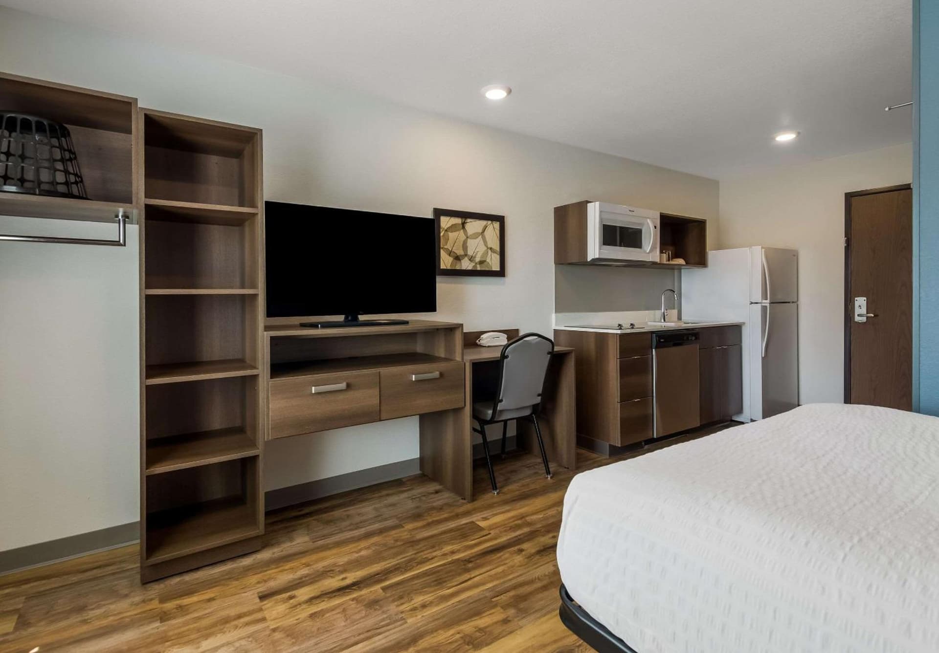 WoodSpring Suites Roanoke property views in Roanoke, VA — gallery photo 3