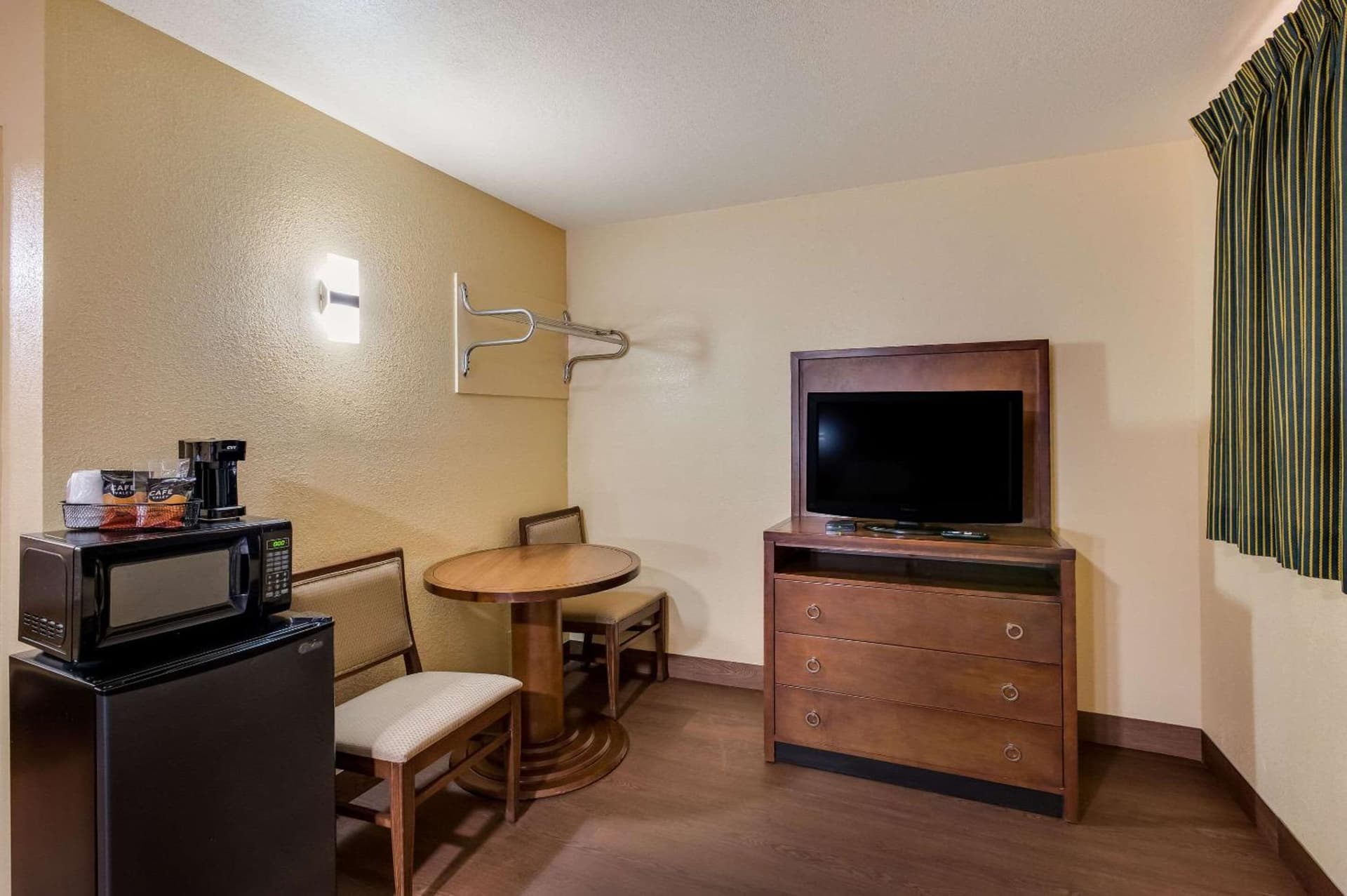 Relax Inn & Suites gallery photo in New Orleans, LA — image 31