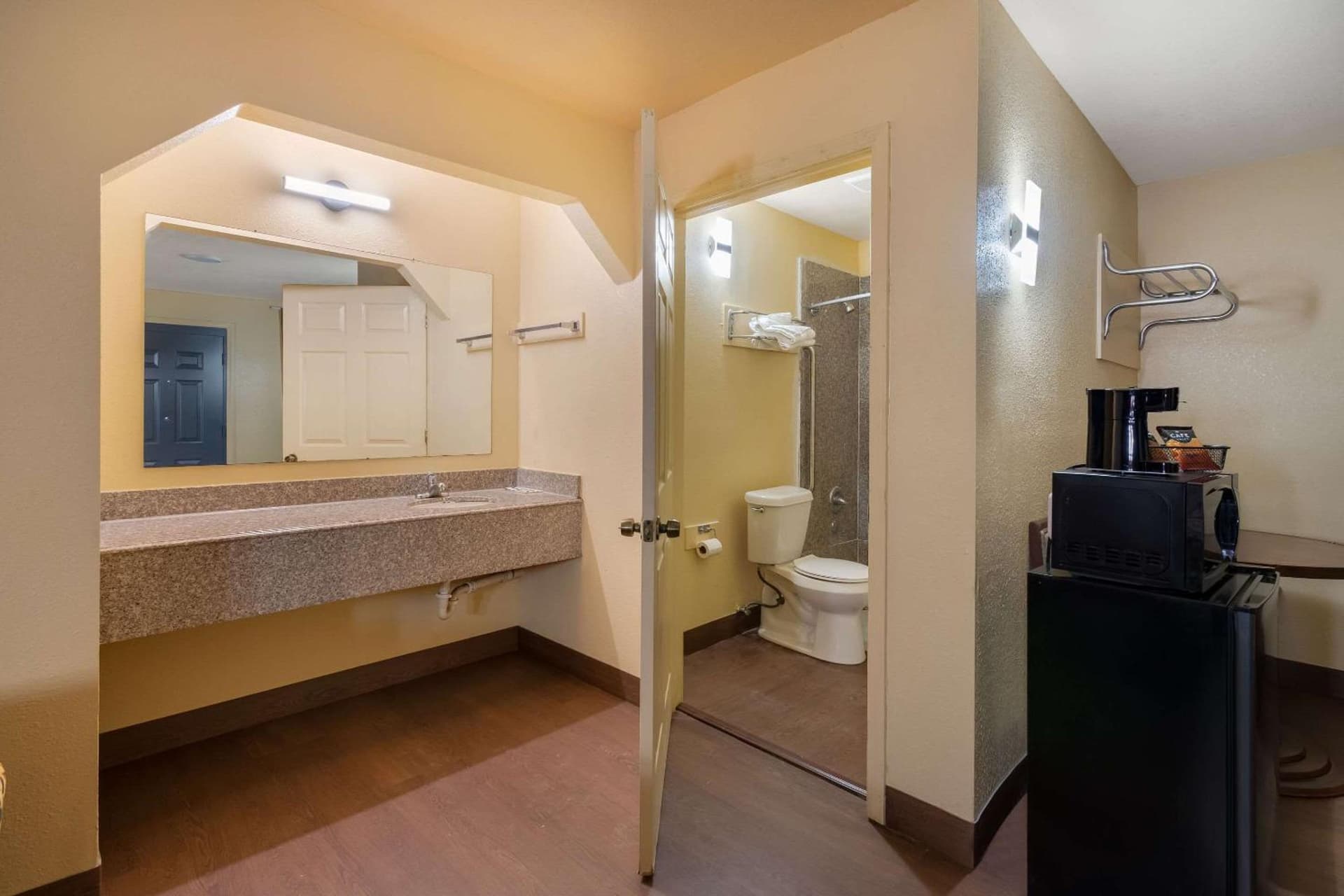 Relax Inn & Suites gallery photo in New Orleans, LA — image 19