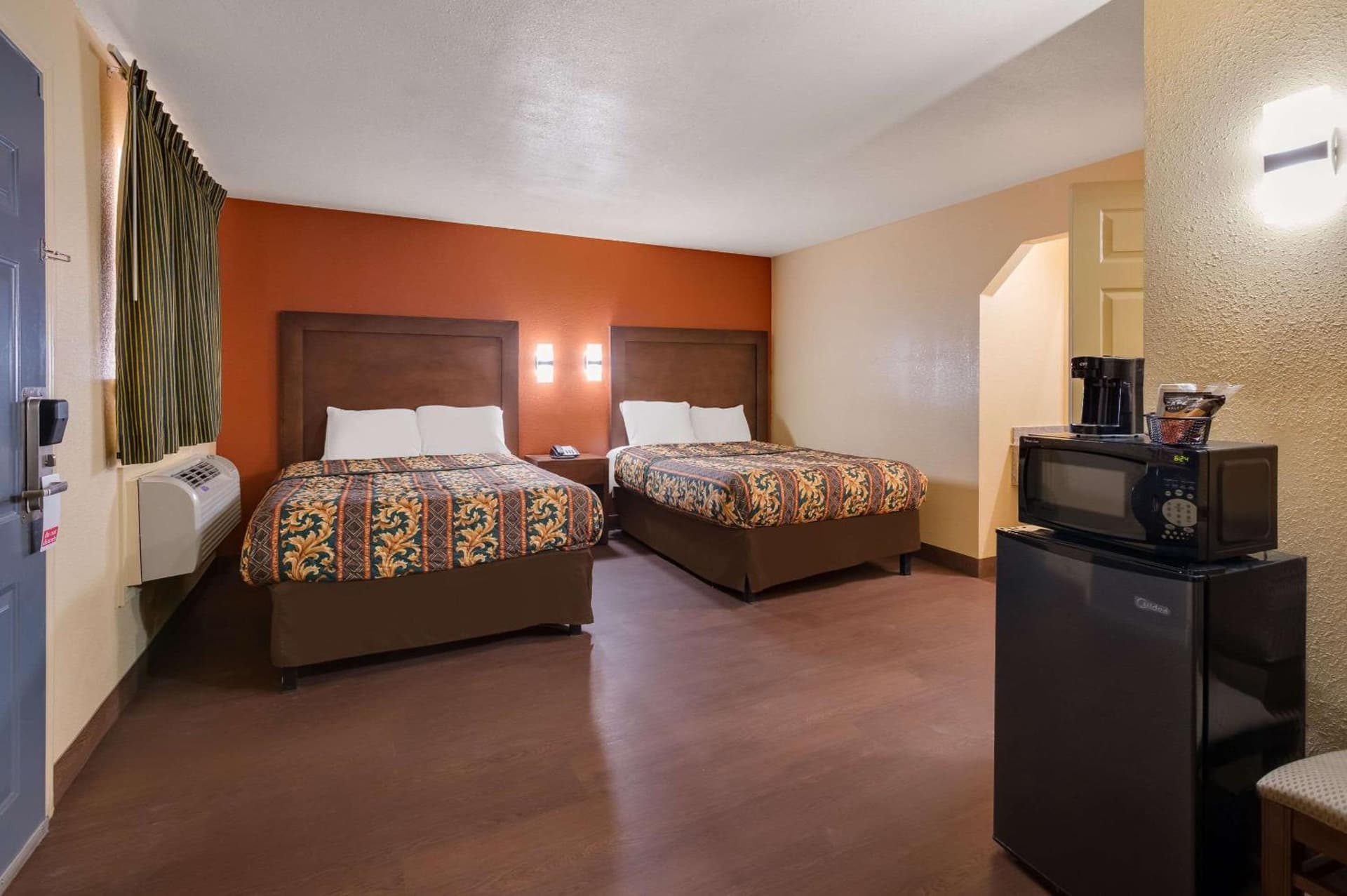 Relax Inn & Suites gallery photo in New Orleans, LA — image 14
