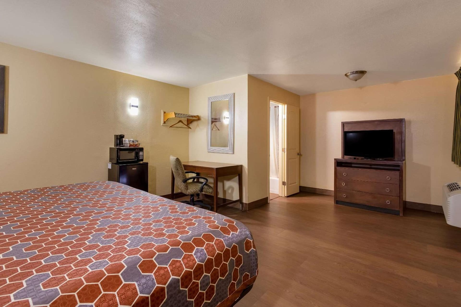 Relax Inn & Suites gallery photo in New Orleans, LA — image 6